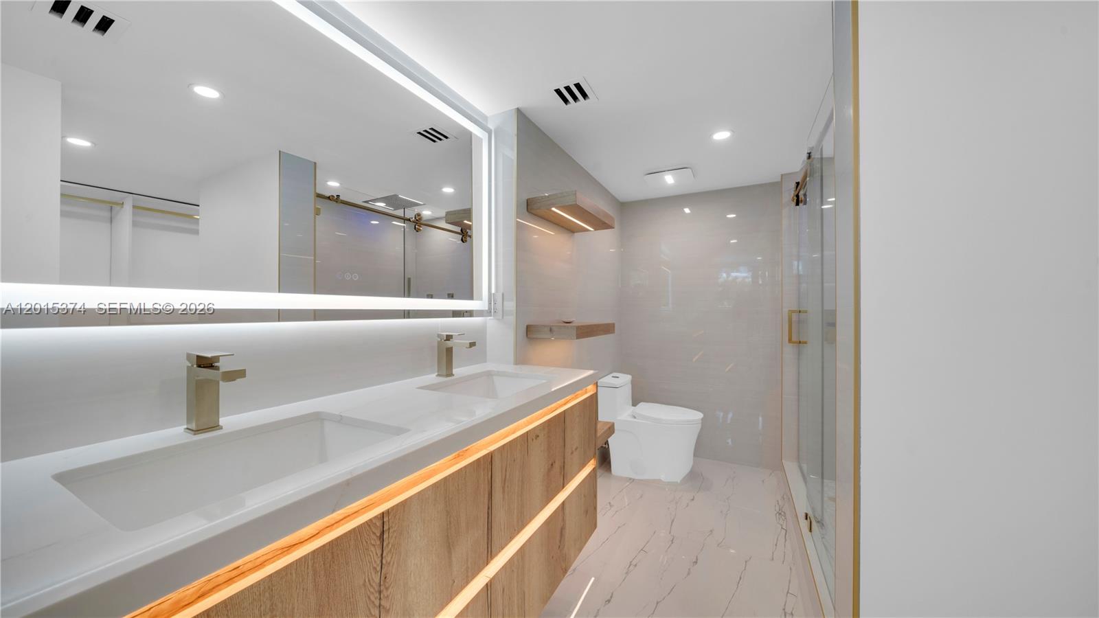 1623 Collins Ave #415 Miami Beach, FL 33139