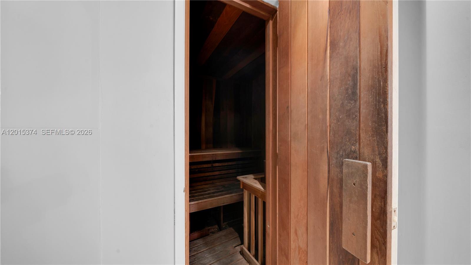 1623 Collins Ave #415 Miami Beach, FL 33139