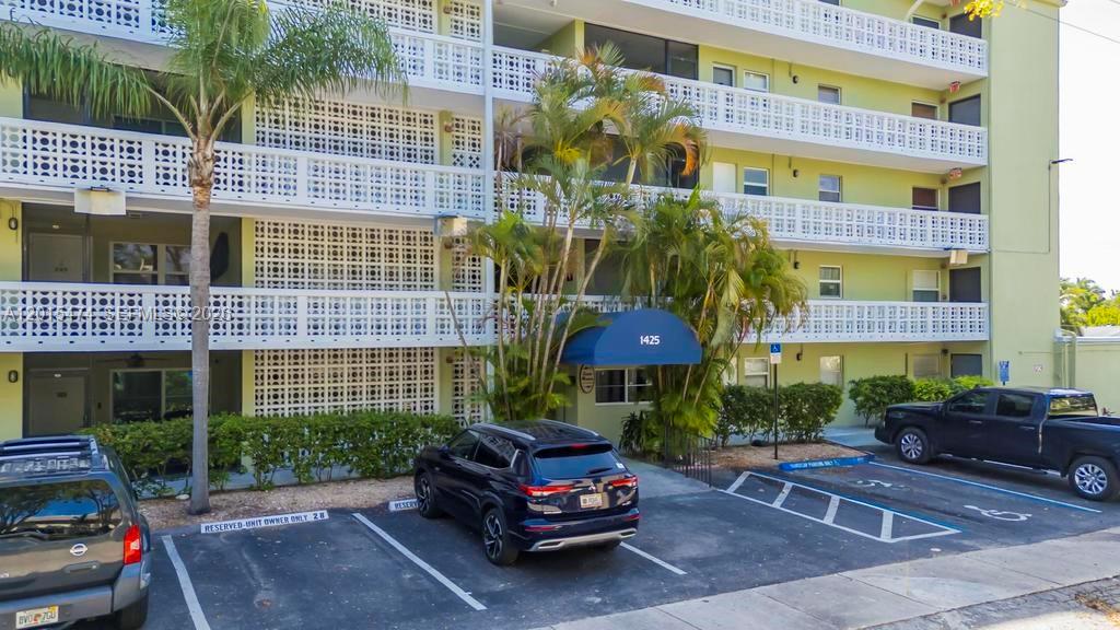 1425 Arthur St #103A