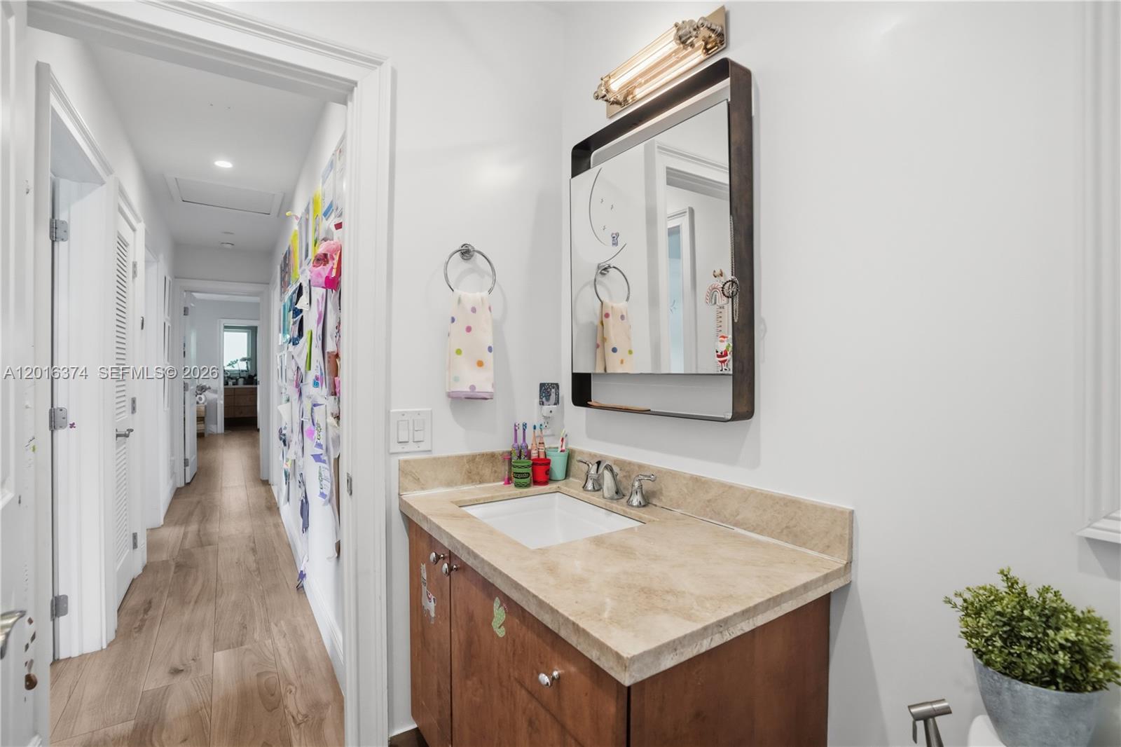 7830 SW 53rd Pl Miami, FL 33143
