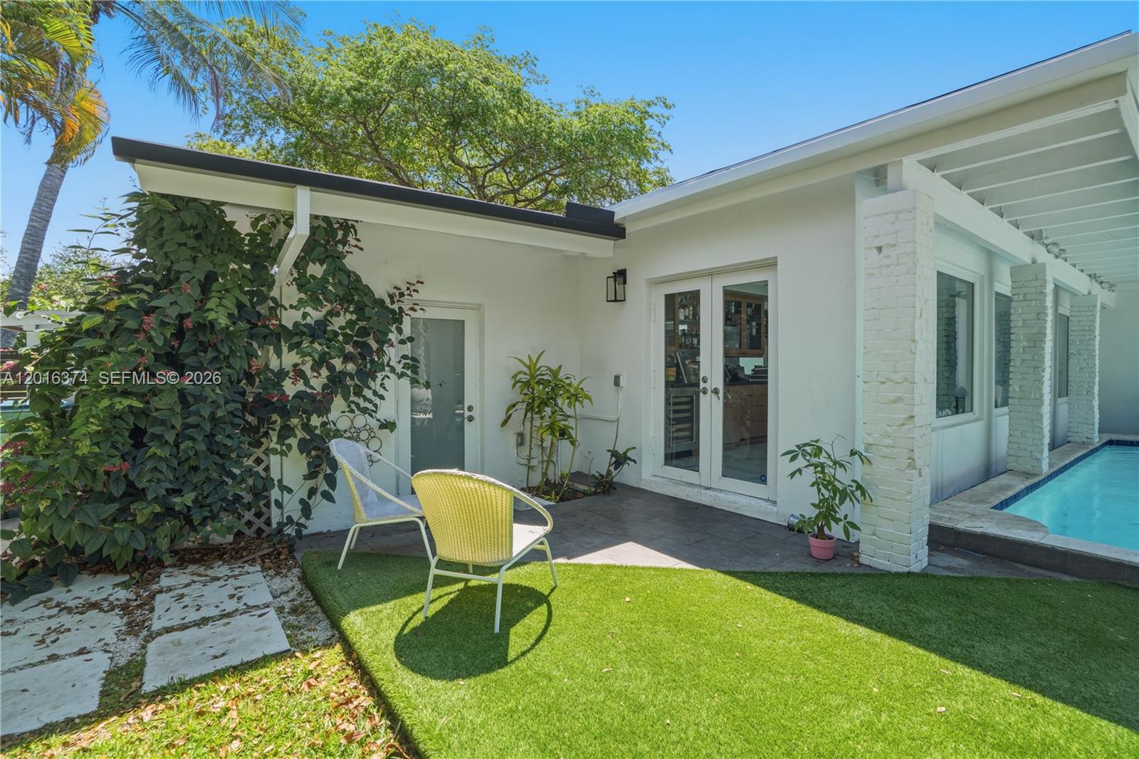 7830 SW 53rd Pl Miami, FL 33143