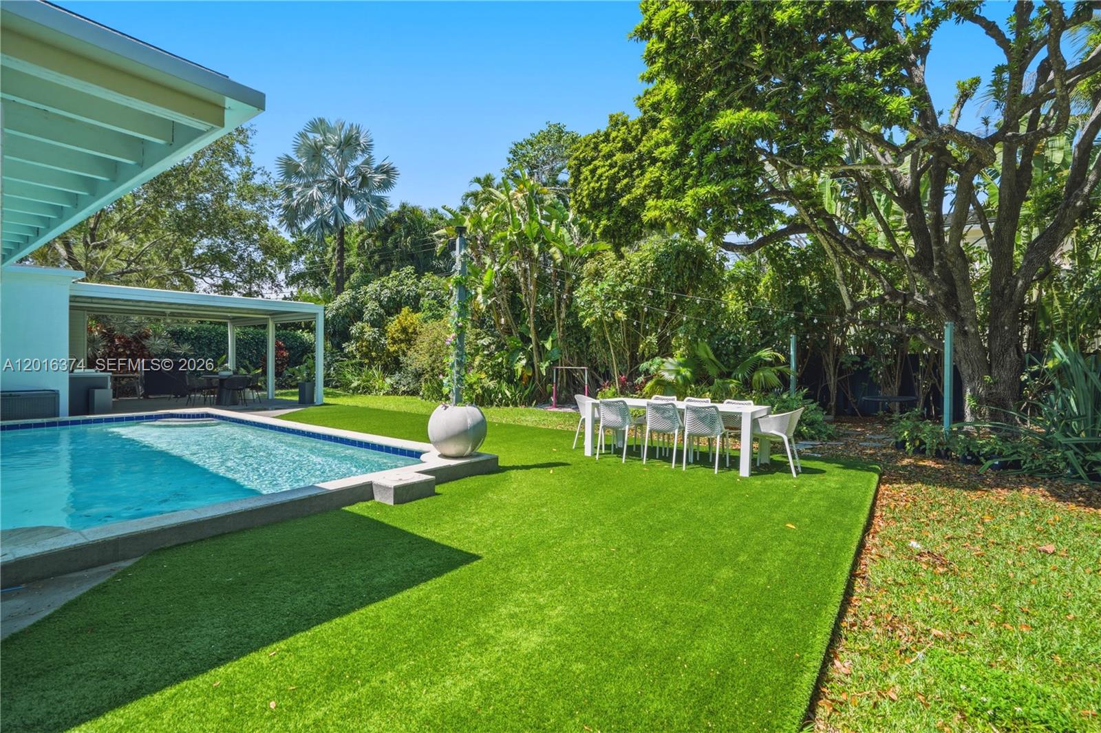 7830 SW 53rd Pl Miami, FL 33143