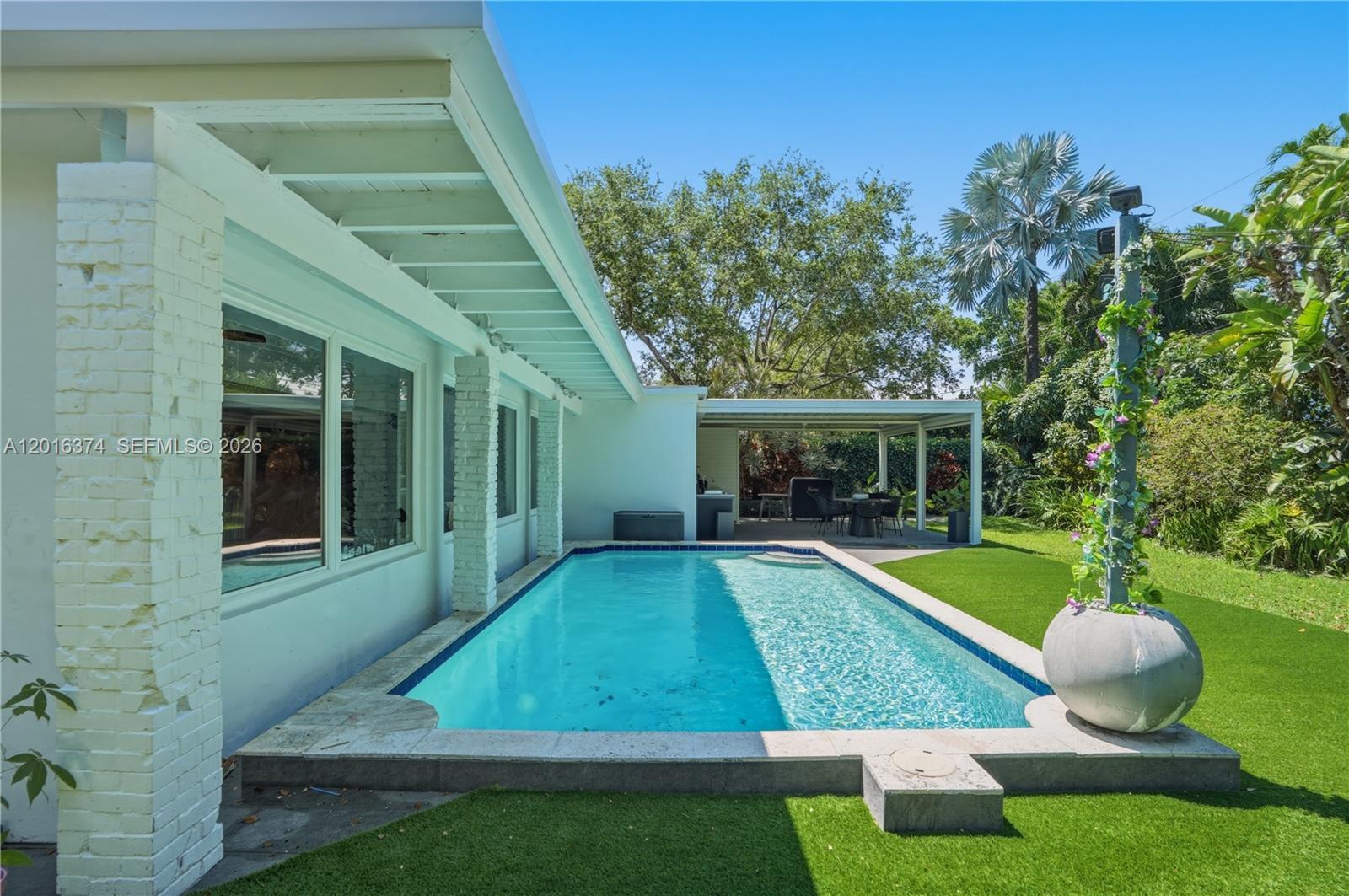 7830 SW 53rd Pl Miami, FL 33143