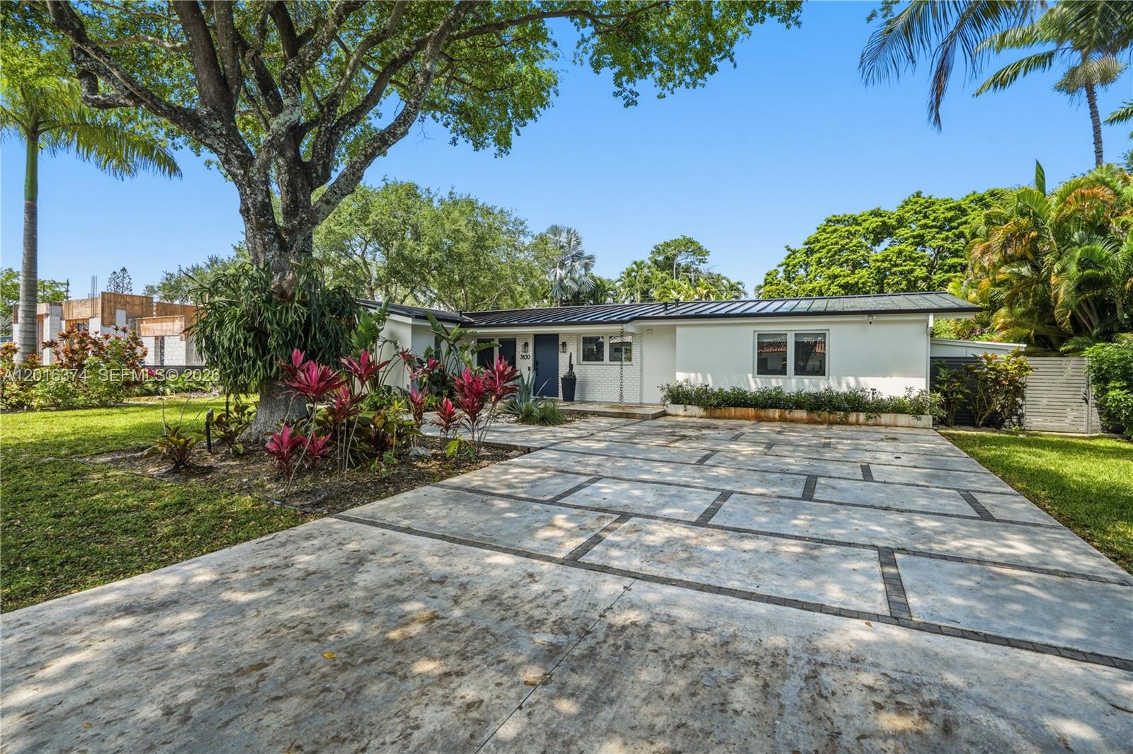 7830 SW 53rd Pl Miami, FL 33143