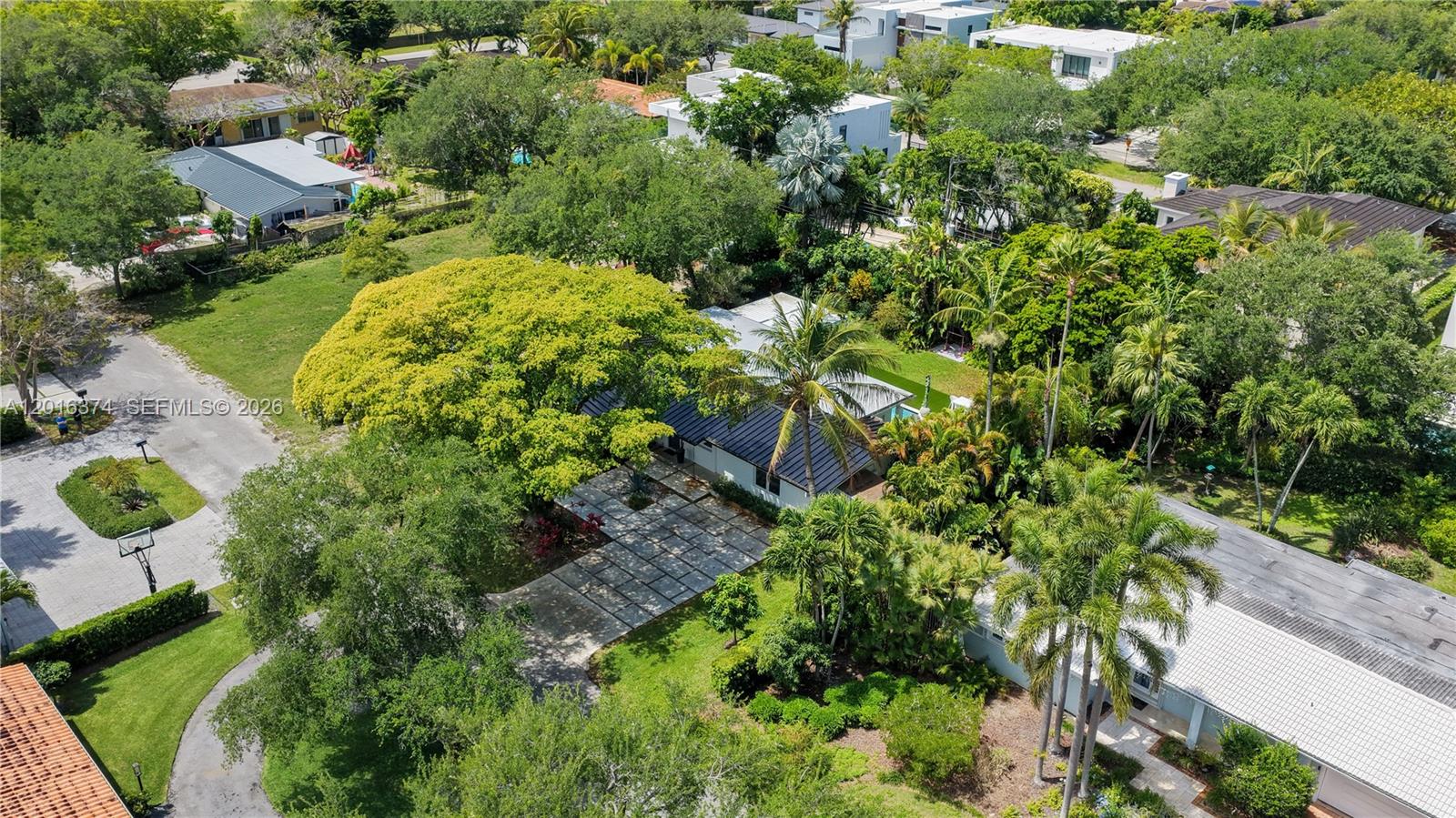 7830 SW 53rd Pl Miami, FL 33143