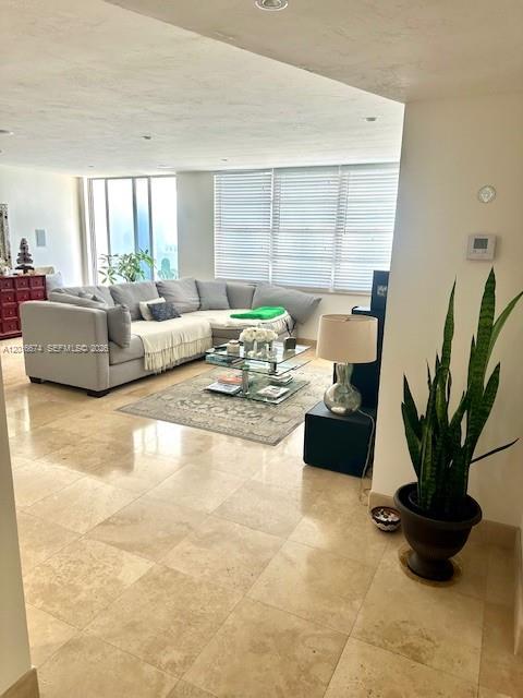 2780 NE 183rd #PH04 Aventura, FL 33160