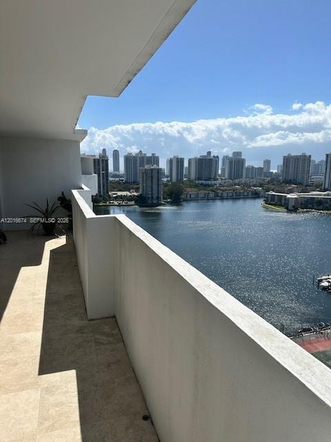 2780 NE 183rd #PH04 Aventura, FL 33160