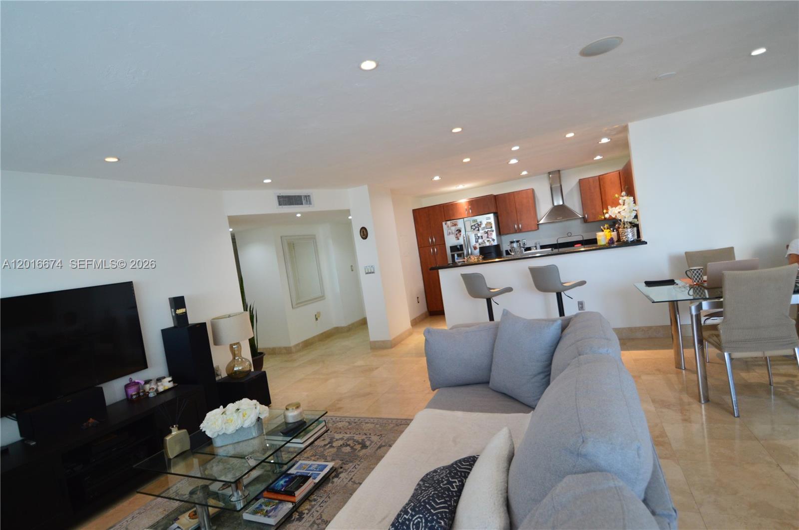 2780 NE 183rd St #PH04 Aventura, FL 33160