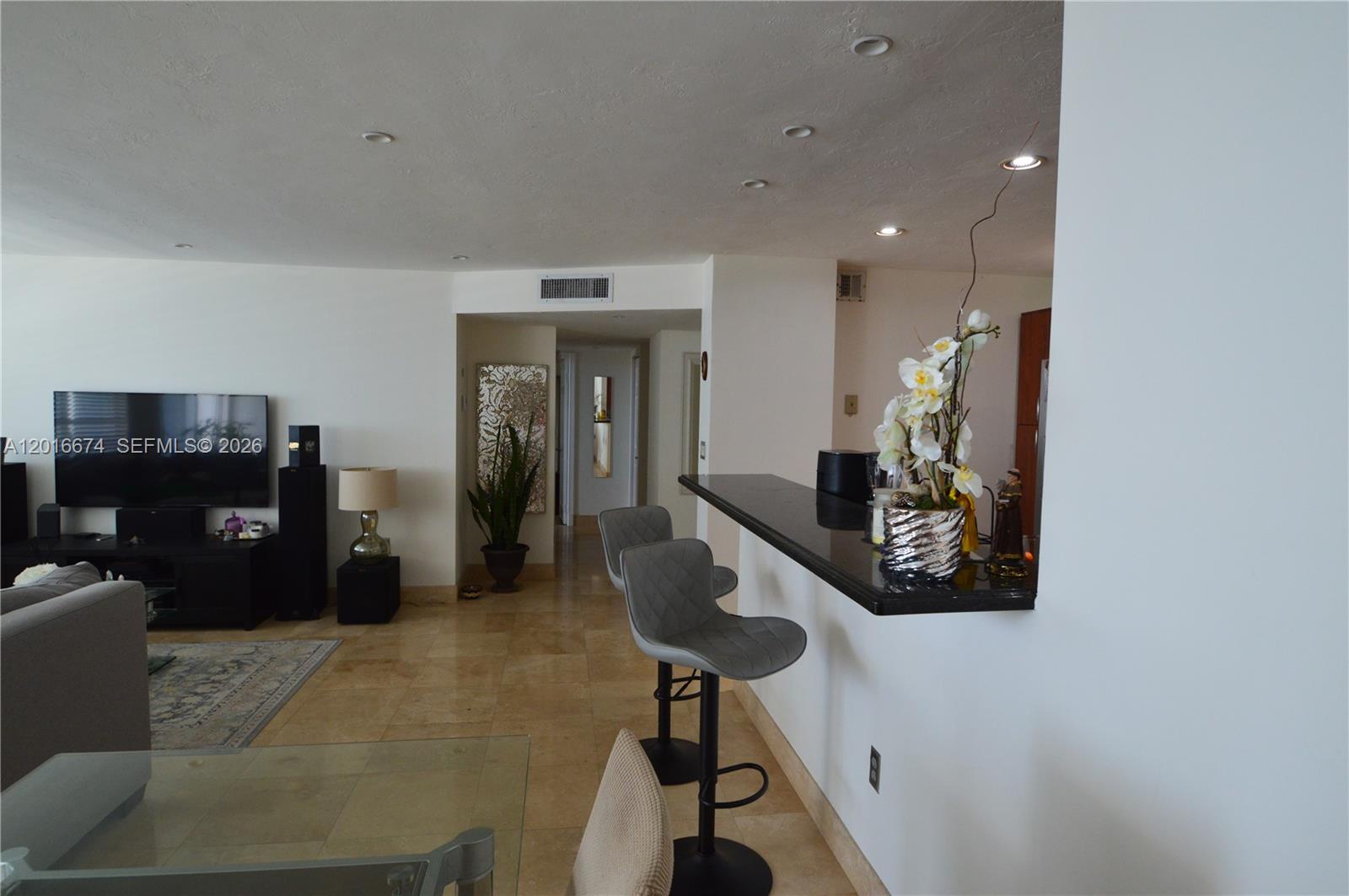 2780 NE 183rd St #PH04 Aventura, FL 33160