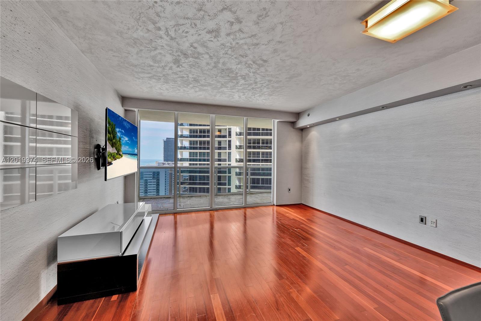 1830 S Ocean Dr #2705 Hallandale Beach, FL 33009