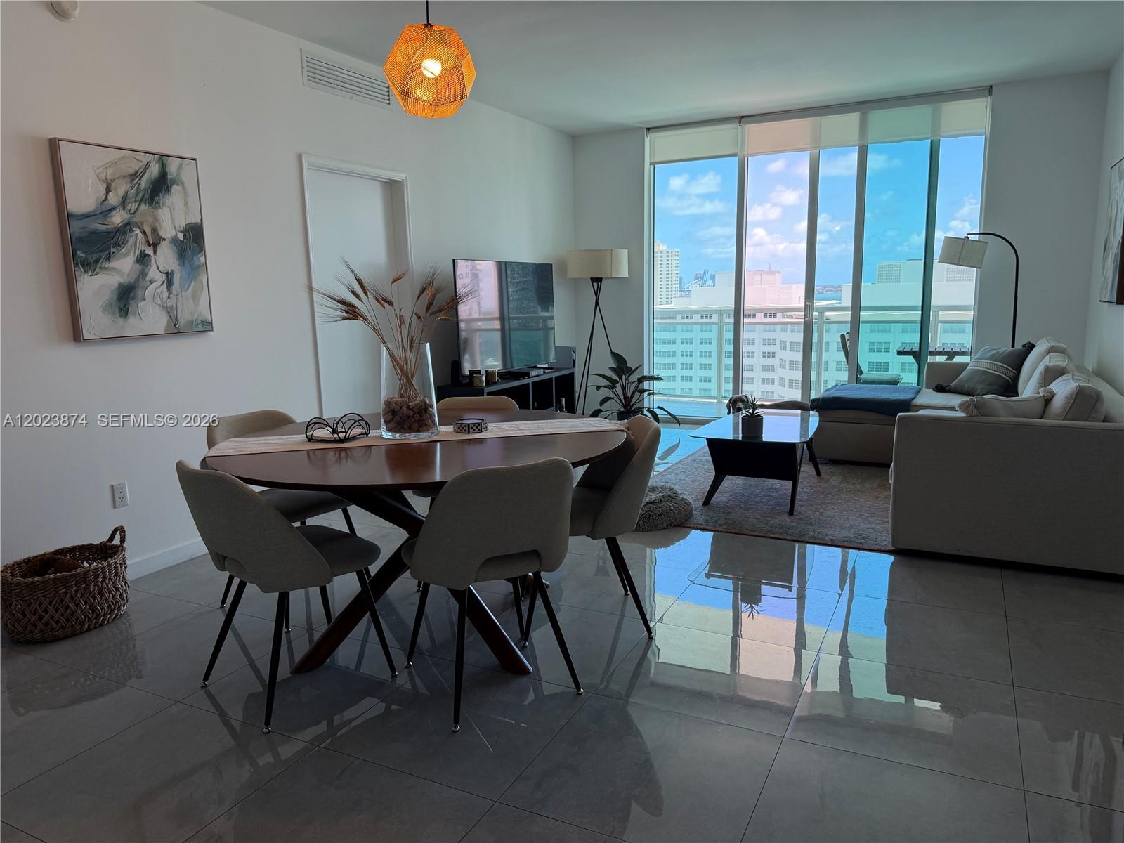 image The Plaza on Brickell West3
