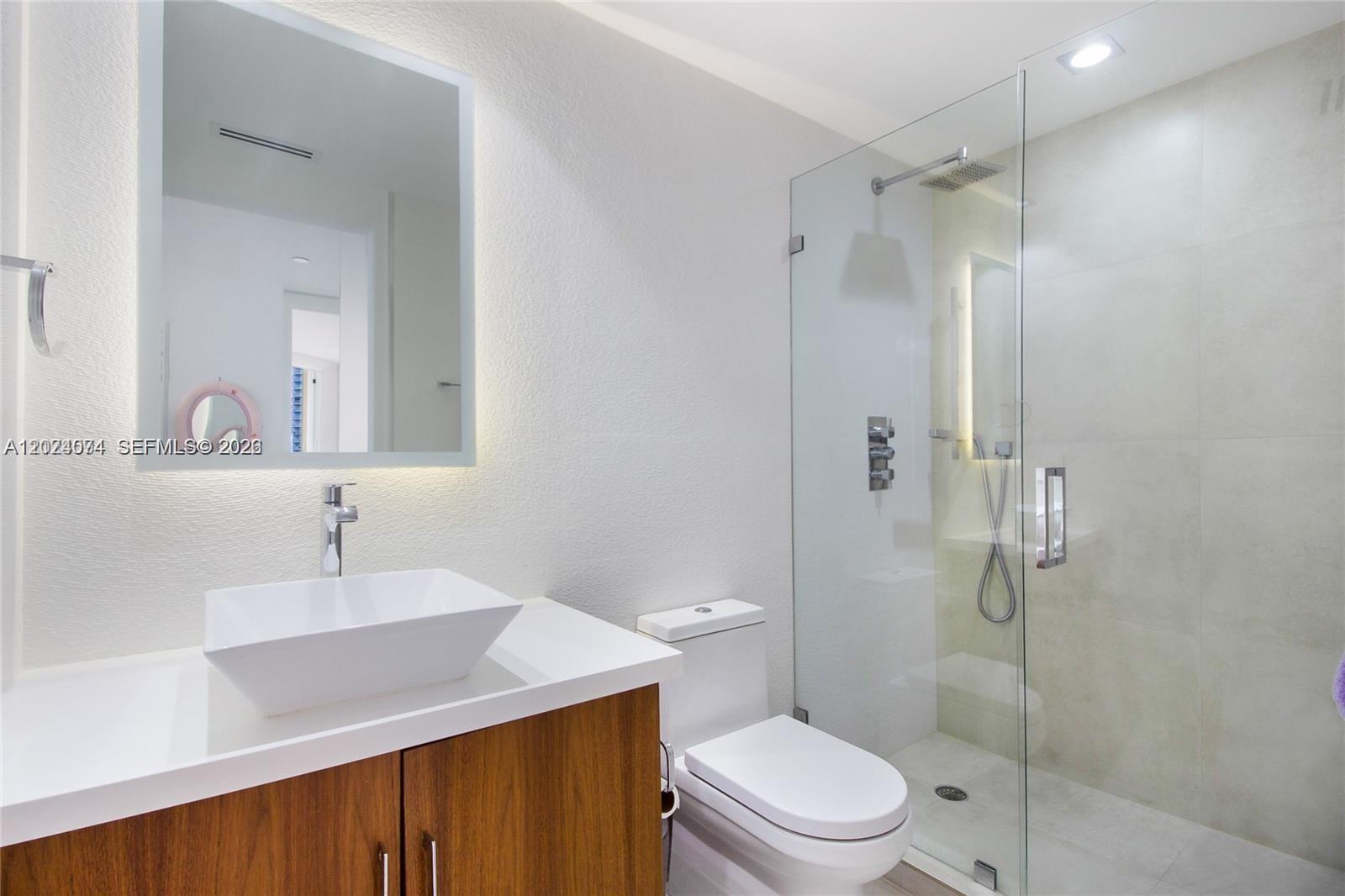 888 Brickell Key Dr #712 Miami, FL 33131