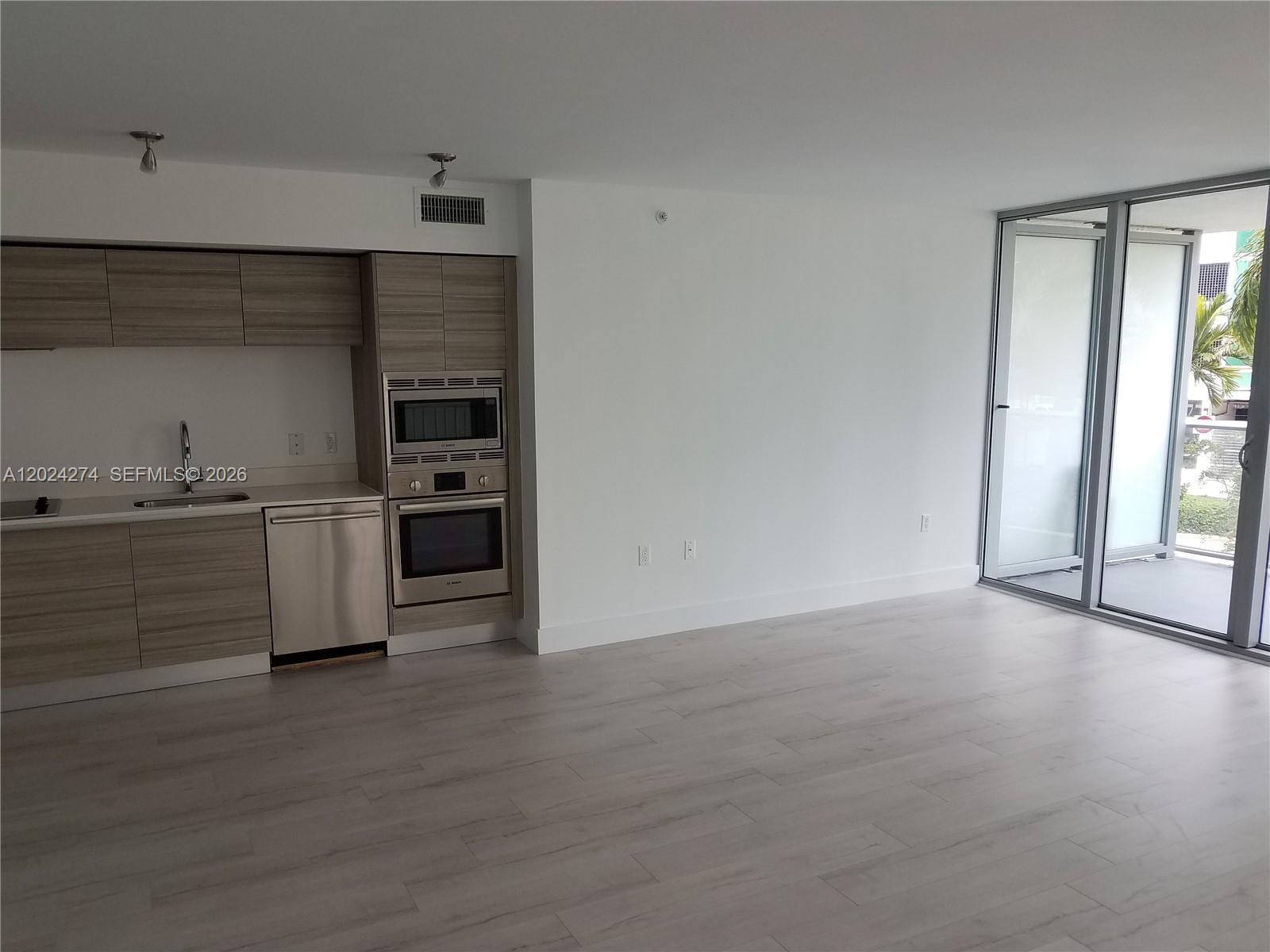 6620 Indian Crk Dr #104 Miami Beach, FL 33141