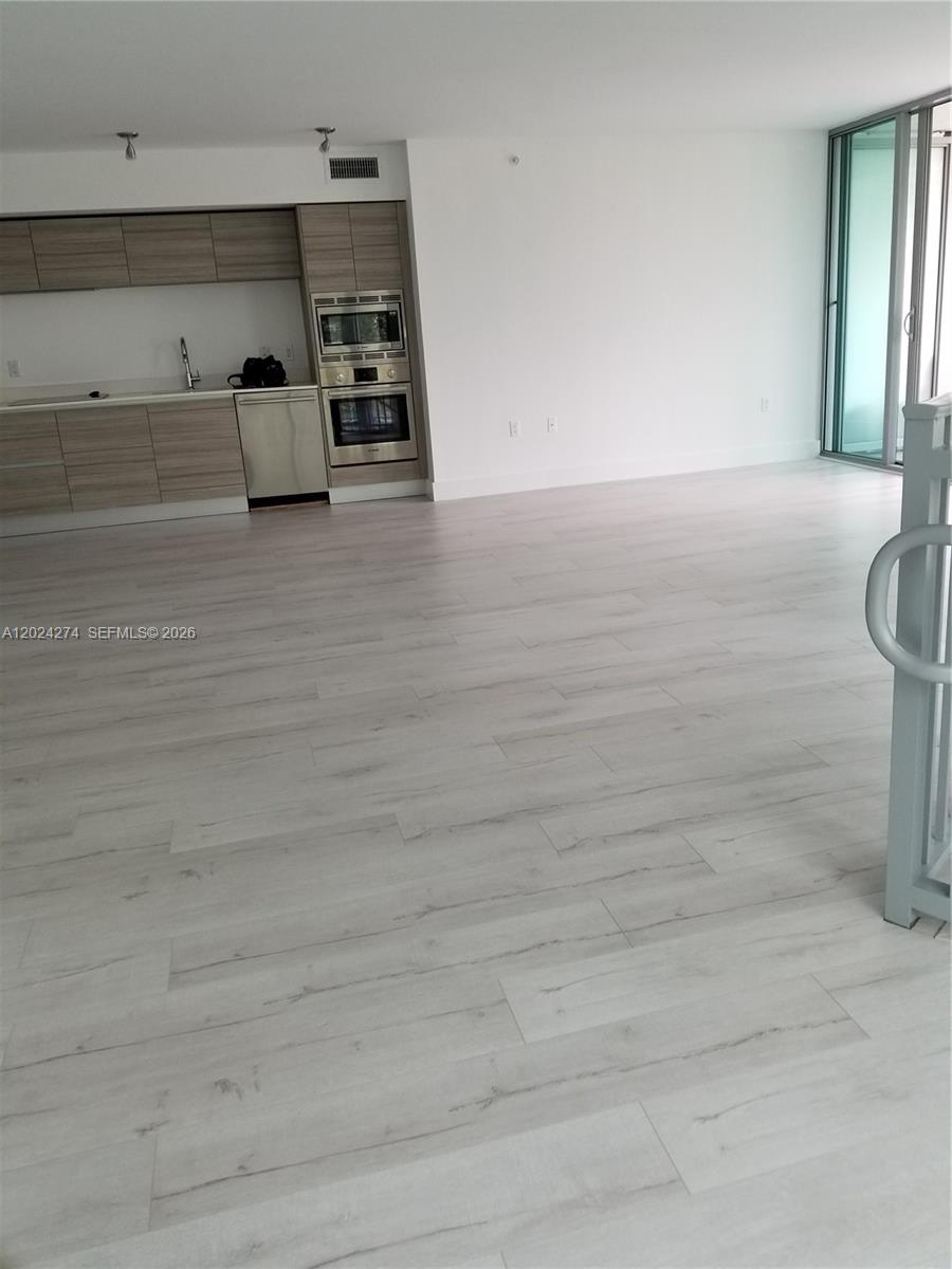 6620 Indian Crk Dr #104 Miami Beach, FL 33141