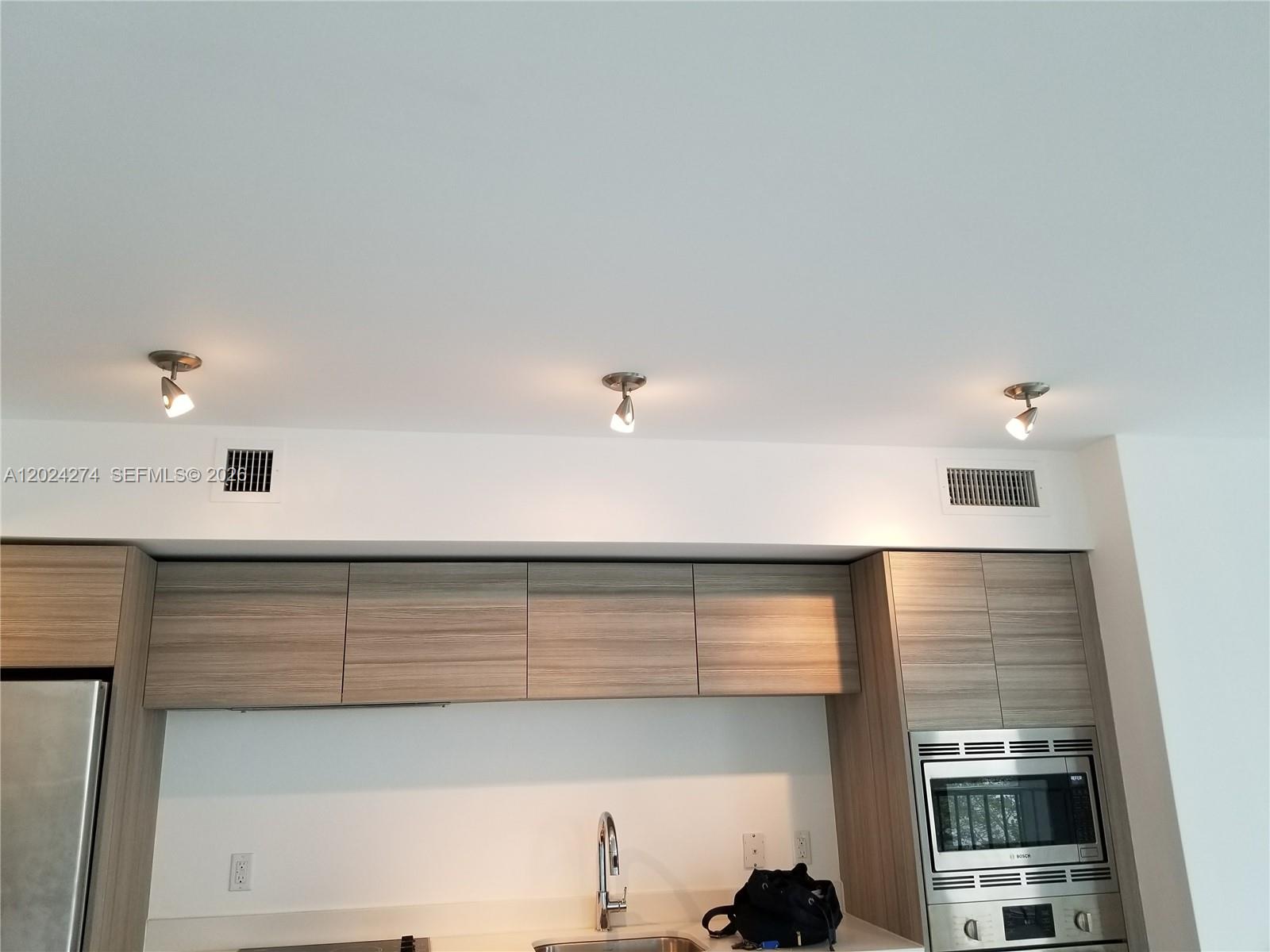 6620 Indian Crk Dr #104 Miami Beach, FL 33141