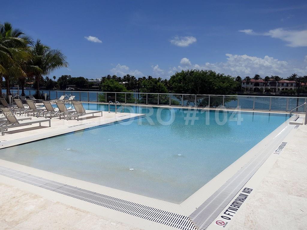 6620 Indian Crk Dr #104 Miami Beach, FL 33141