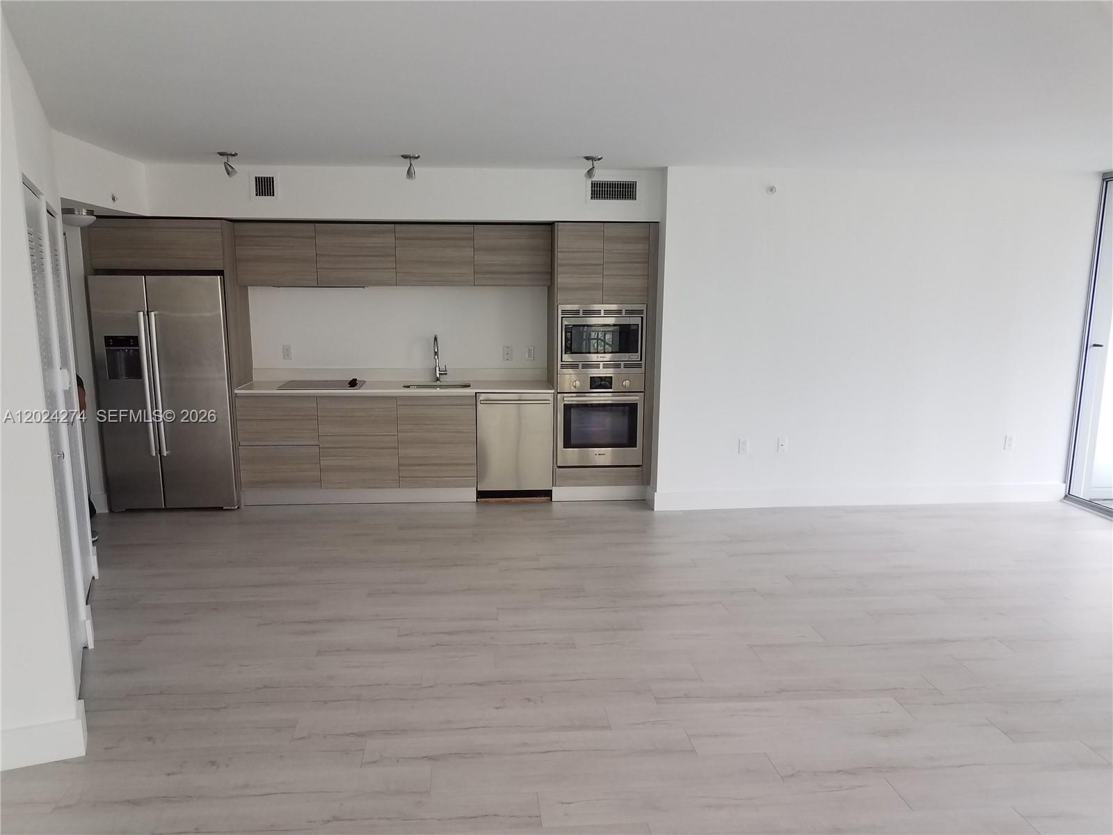 6620 Indian Crk Dr #104 Miami Beach, FL 33141