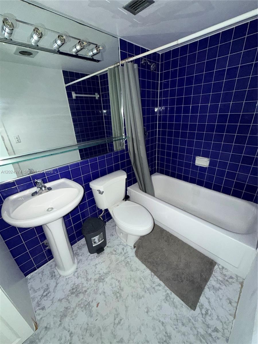 1470 NE 125th Ter #605 North Miami, FL 33161