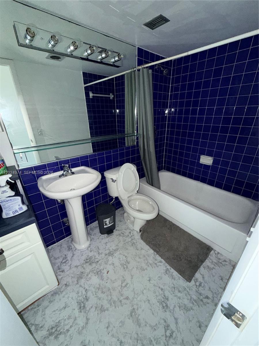 1470 NE 125th Ter #605 North Miami, FL 33161