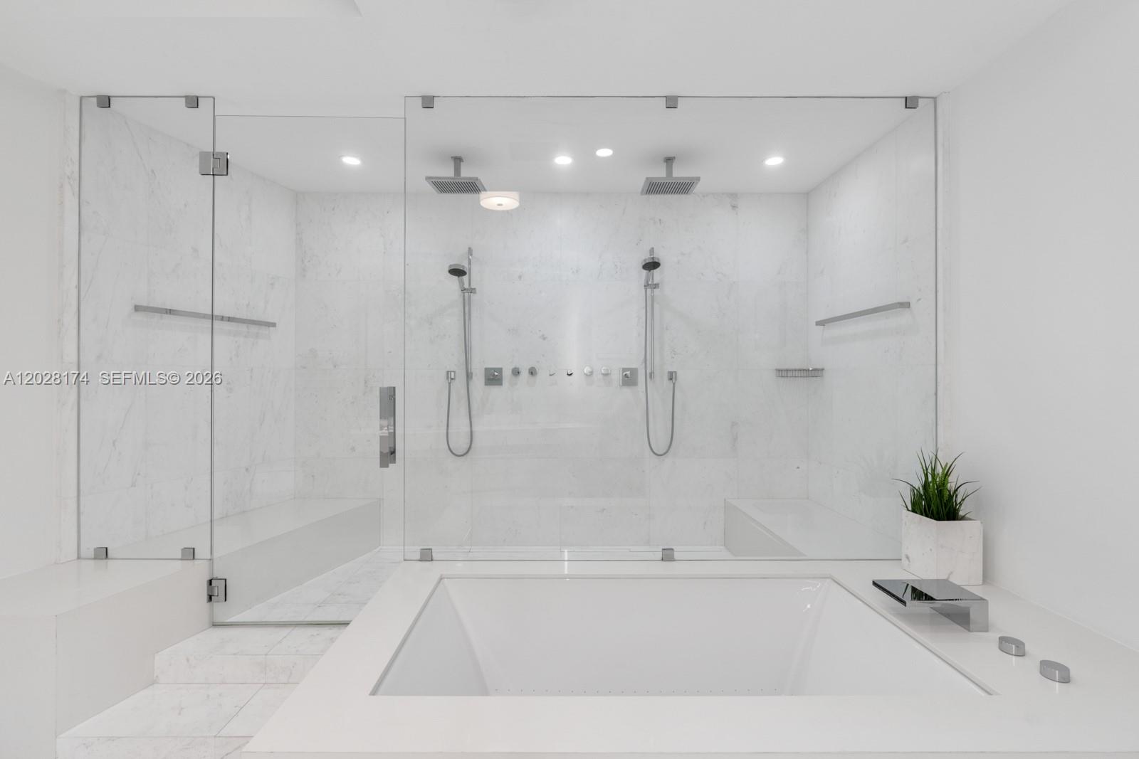 18555 Collins Ave #5105 Sunny Isles Beach, FL 33160