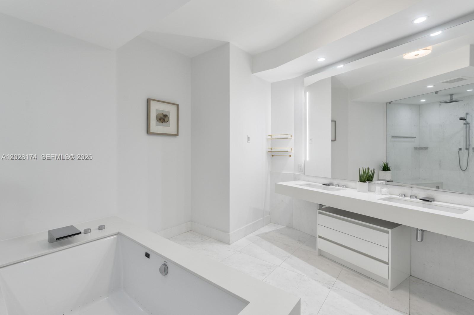 18555 Collins Ave #5105 Sunny Isles Beach, FL 33160