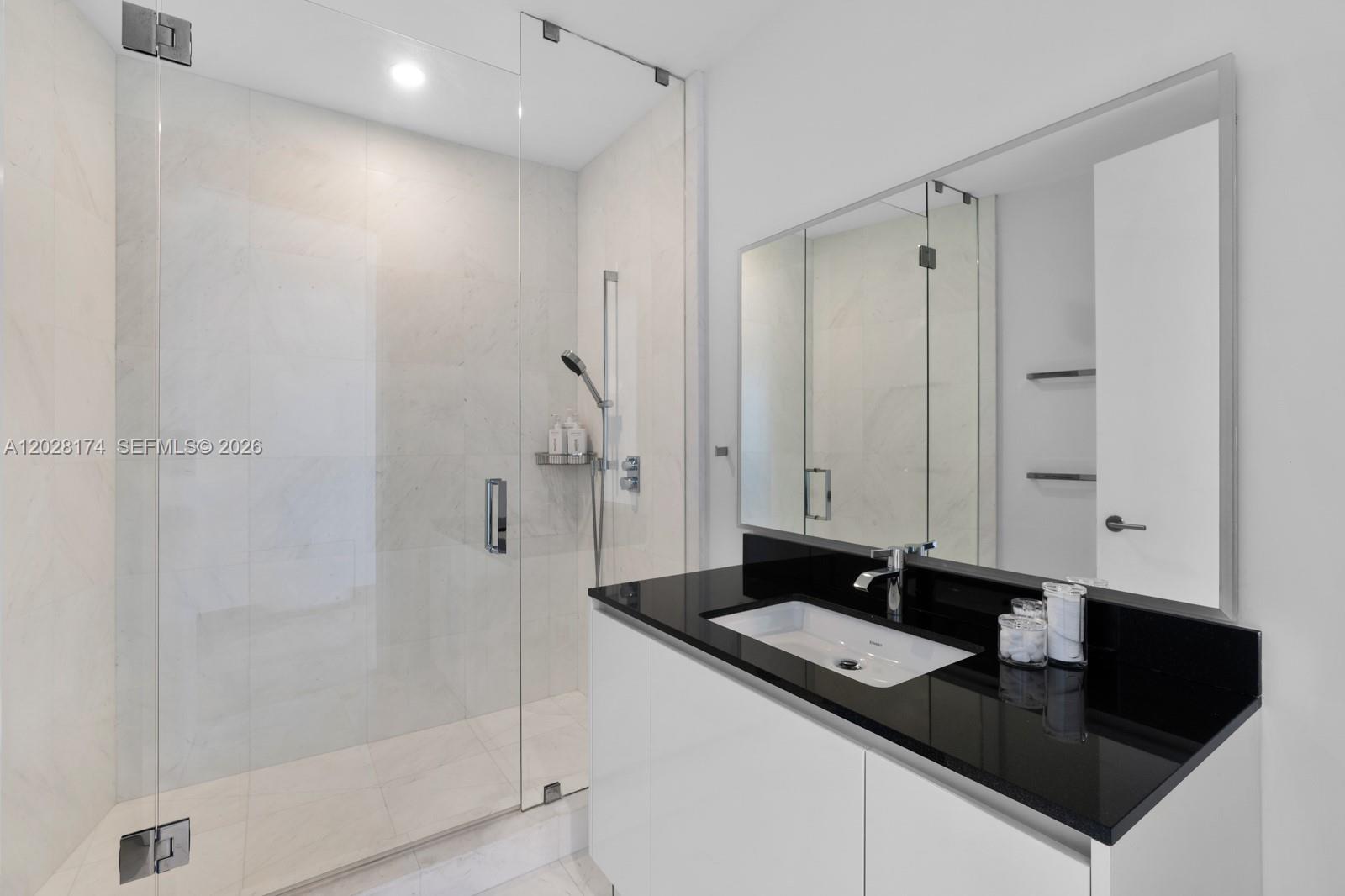 18555 Collins Ave #5105 Sunny Isles Beach, FL 33160