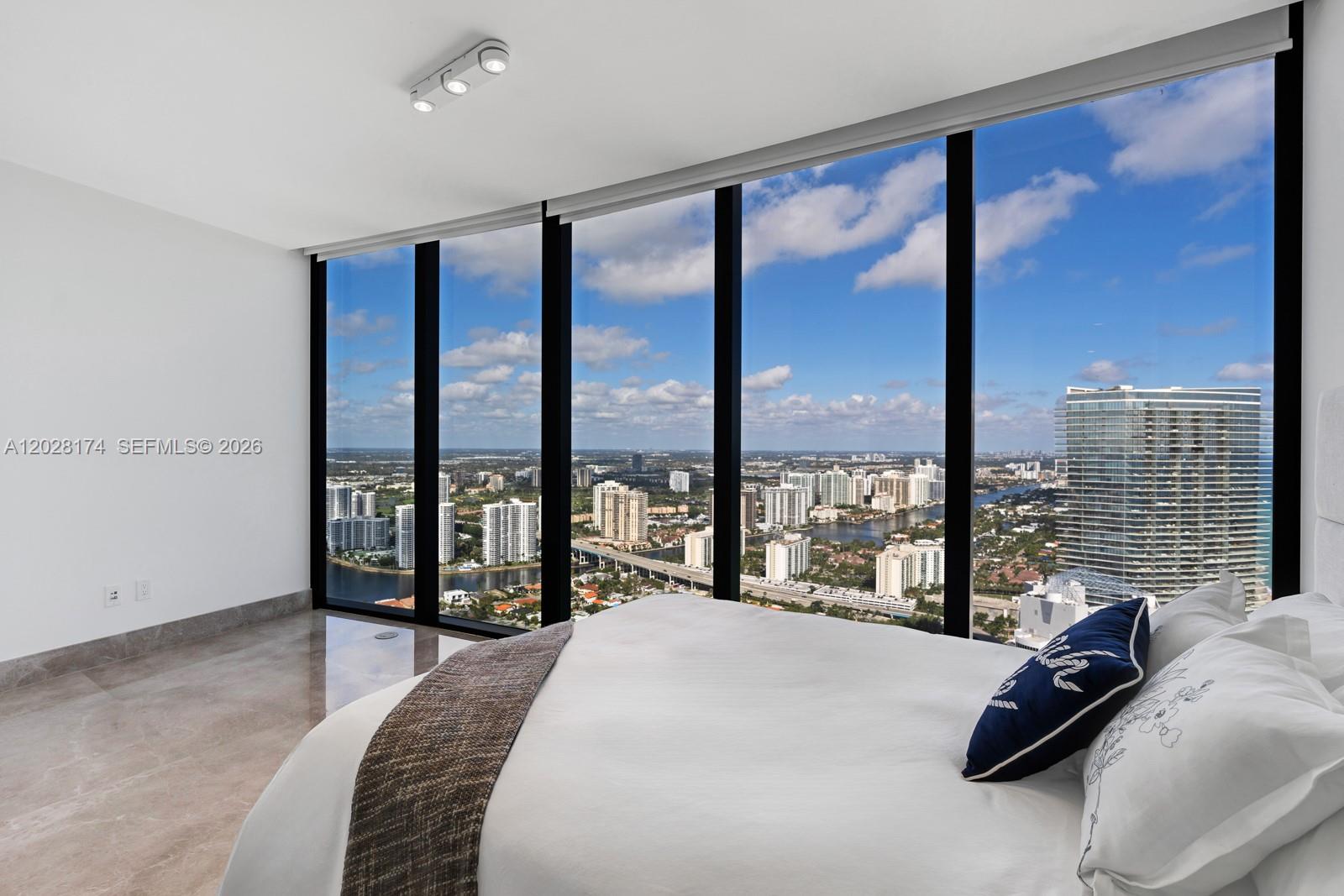 18555 Collins Ave #5105 Sunny Isles Beach, FL 33160