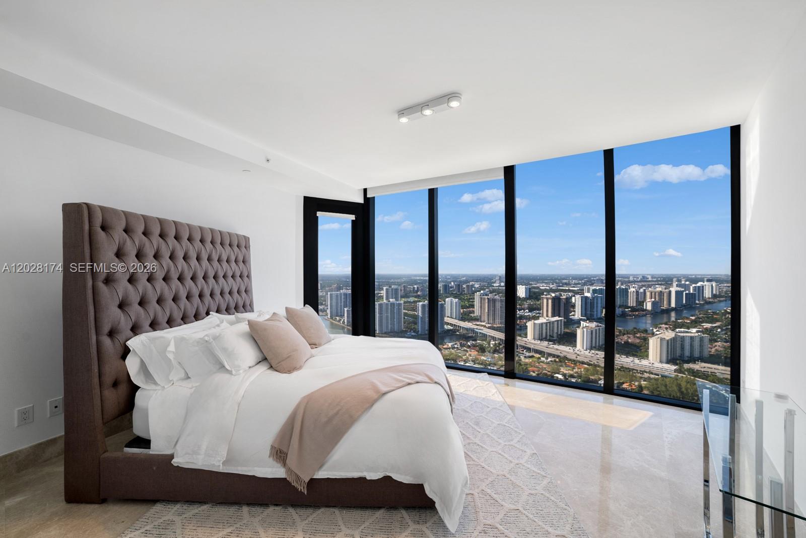 18555 Collins Ave #5105 Sunny Isles Beach, FL 33160