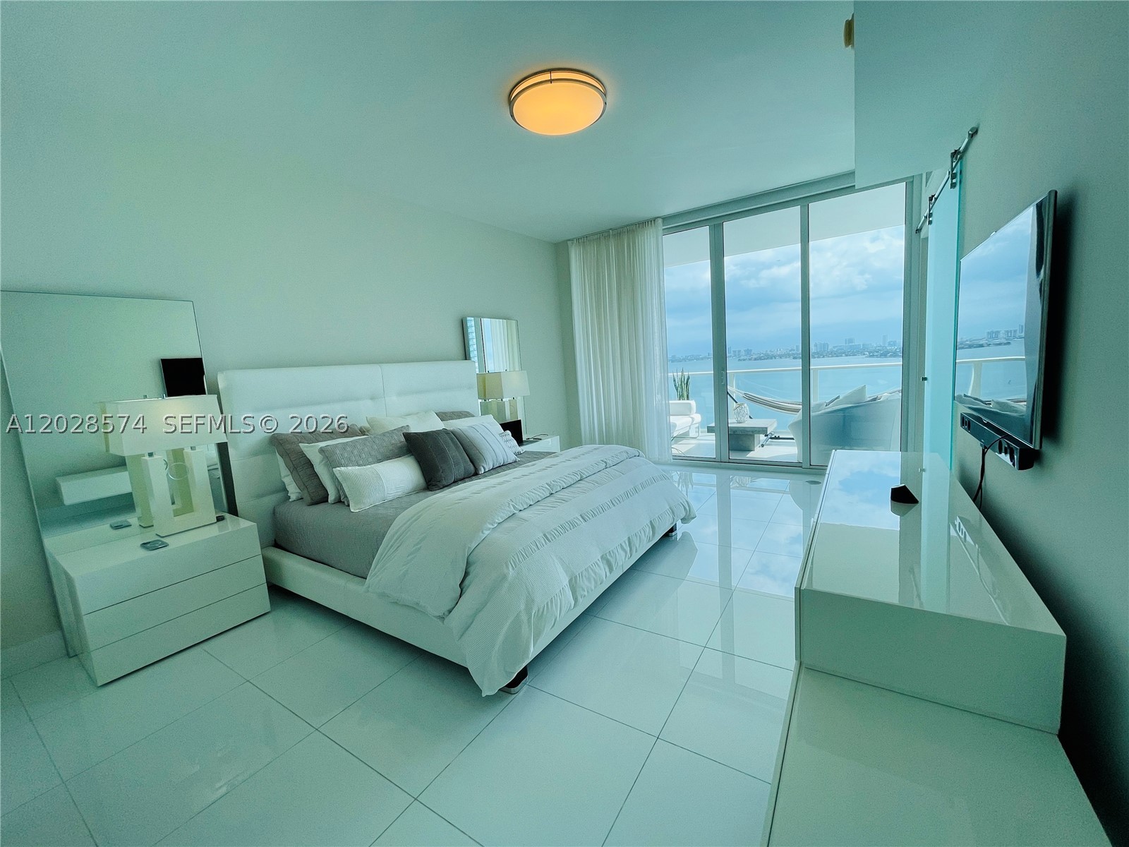 image Paramount Bay14