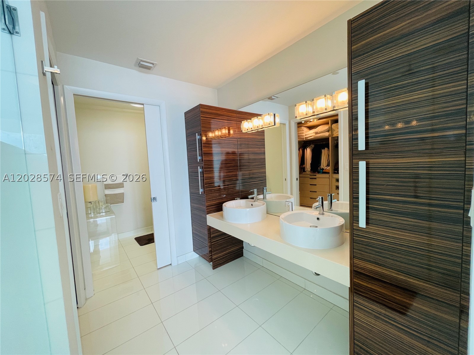 image Paramount Bay20