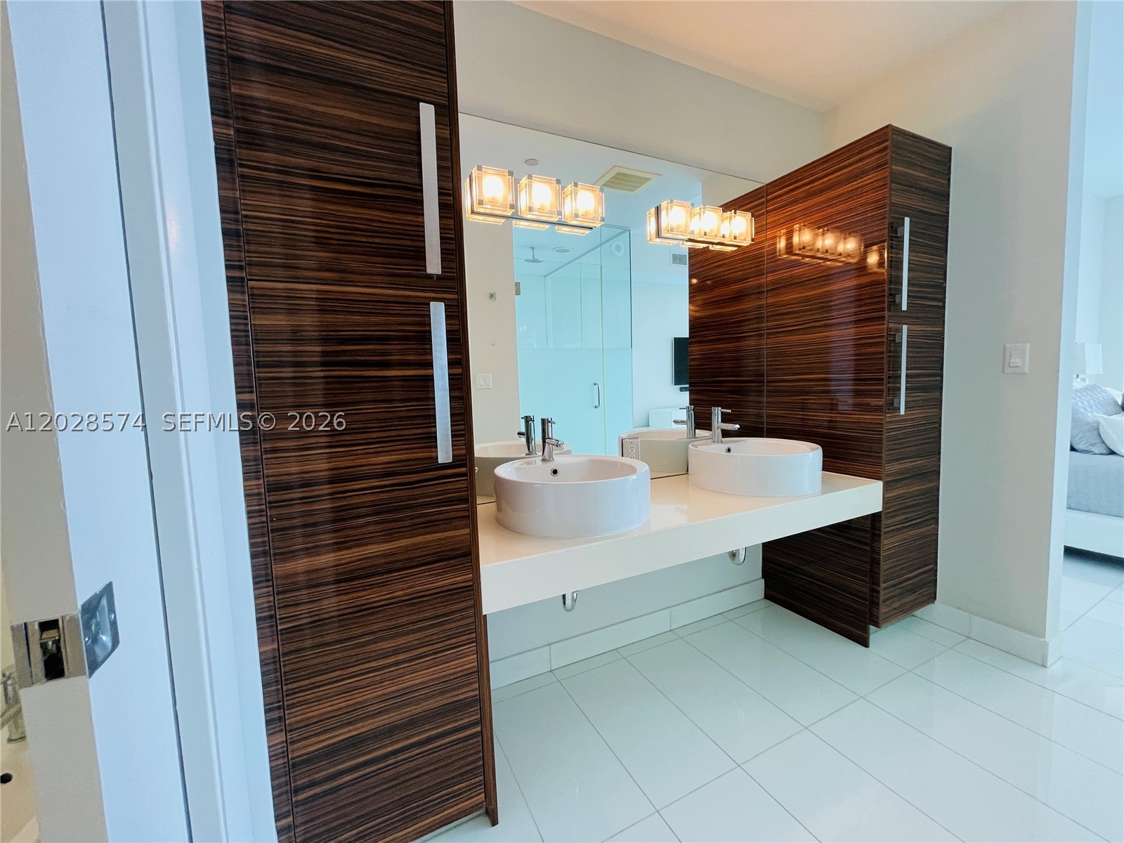image Paramount Bay22