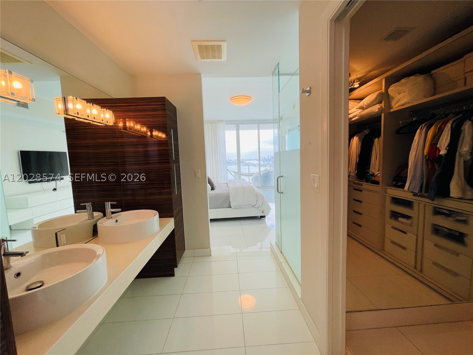 image Paramount Bay24