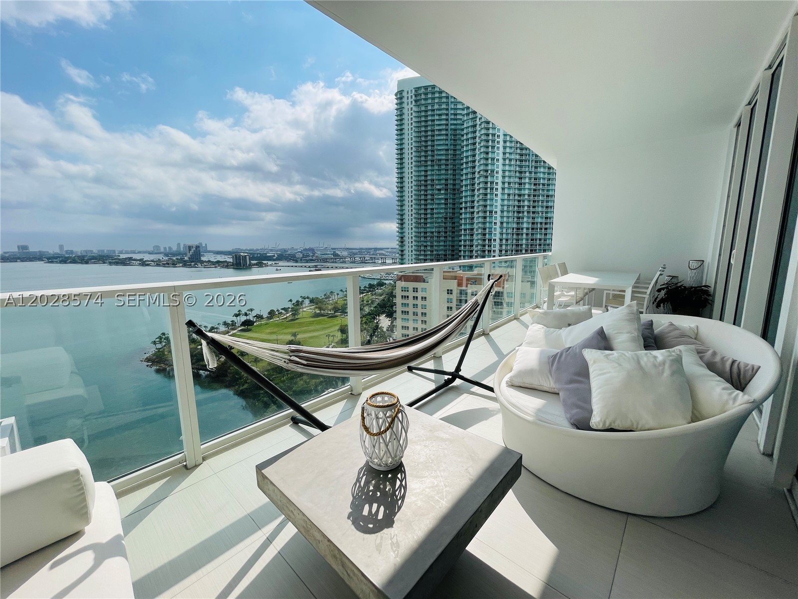 image Paramount Bay28