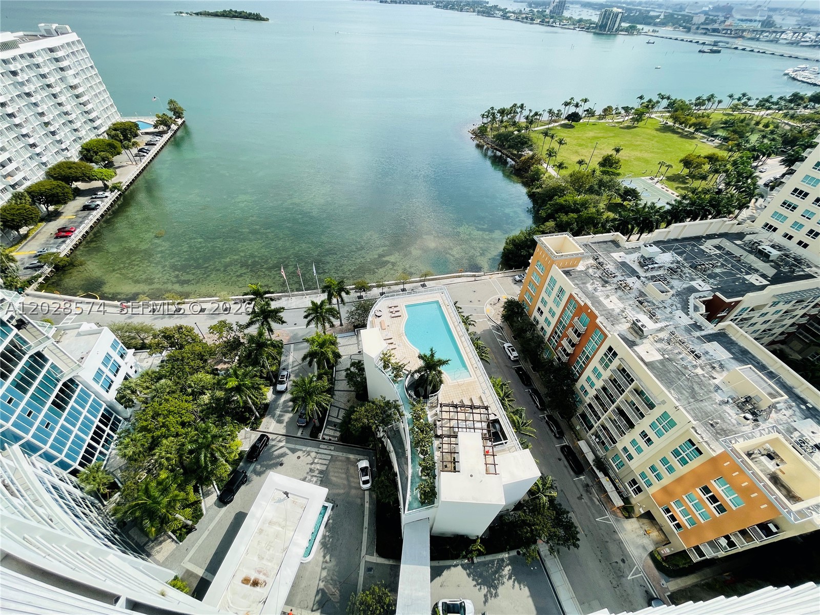 image Paramount Bay31