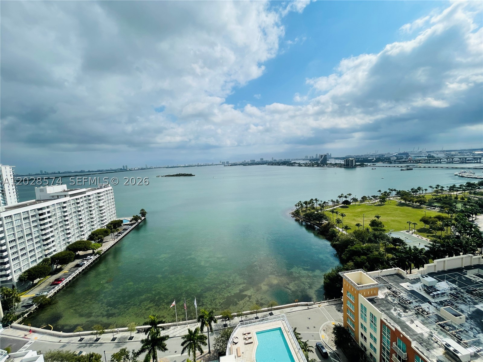image Paramount Bay33