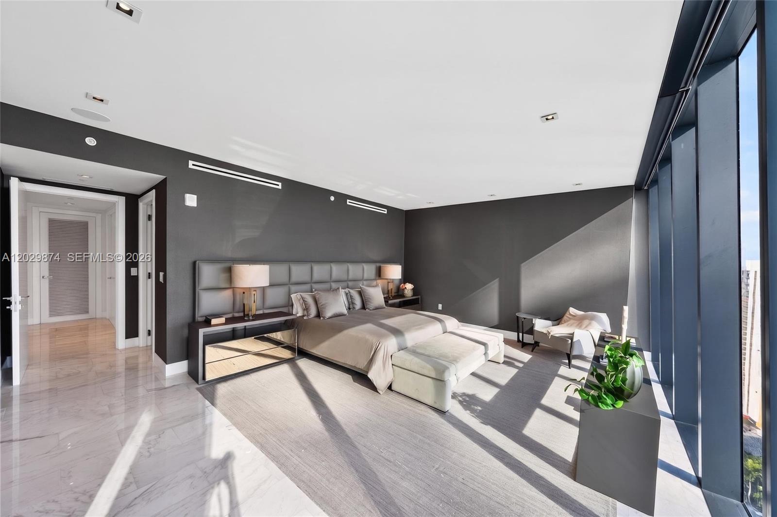 1451 Brickell Ave #2901 Miami, FL 33131