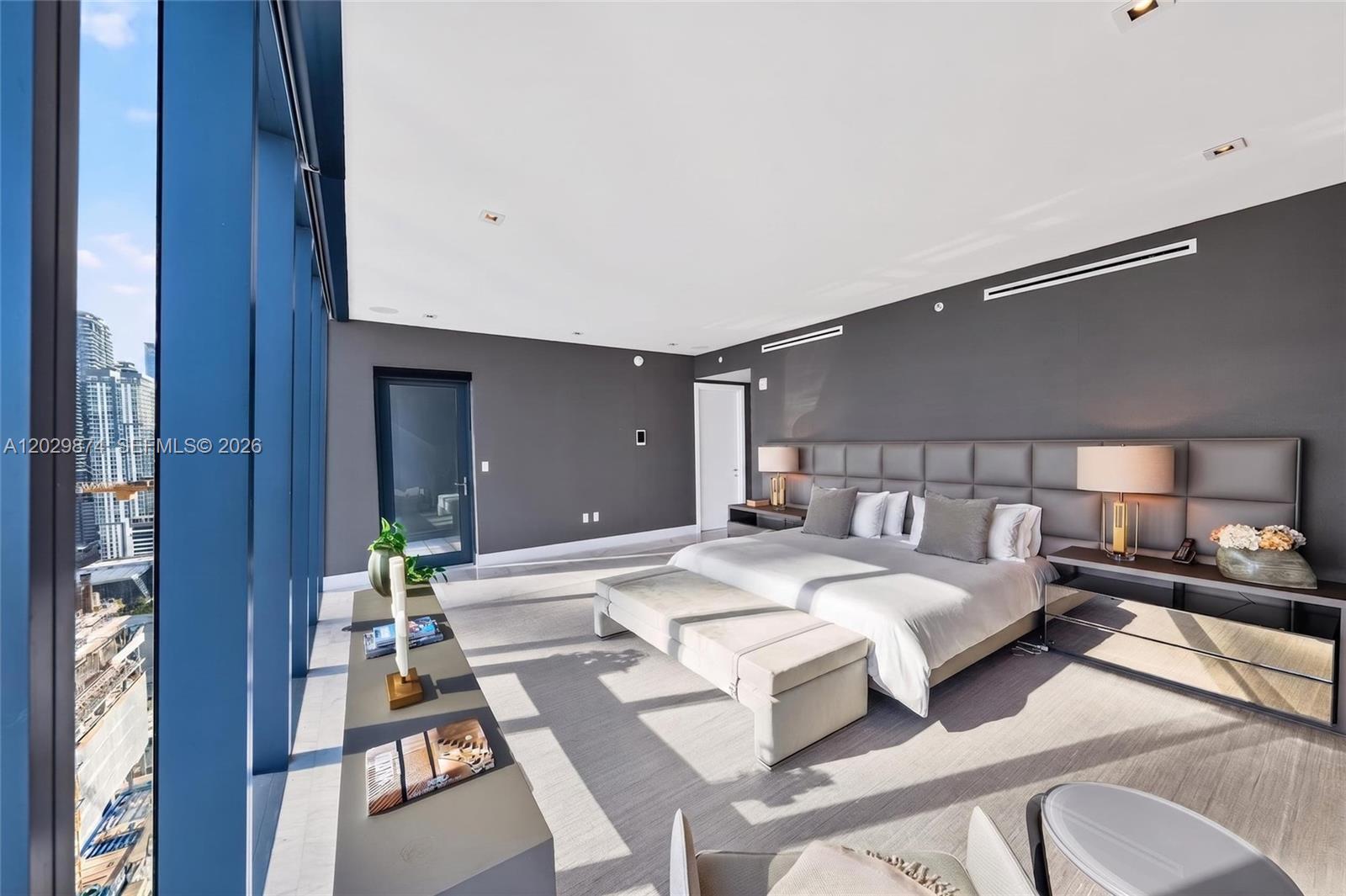 1451 Brickell Ave #2901 Miami, FL 33131