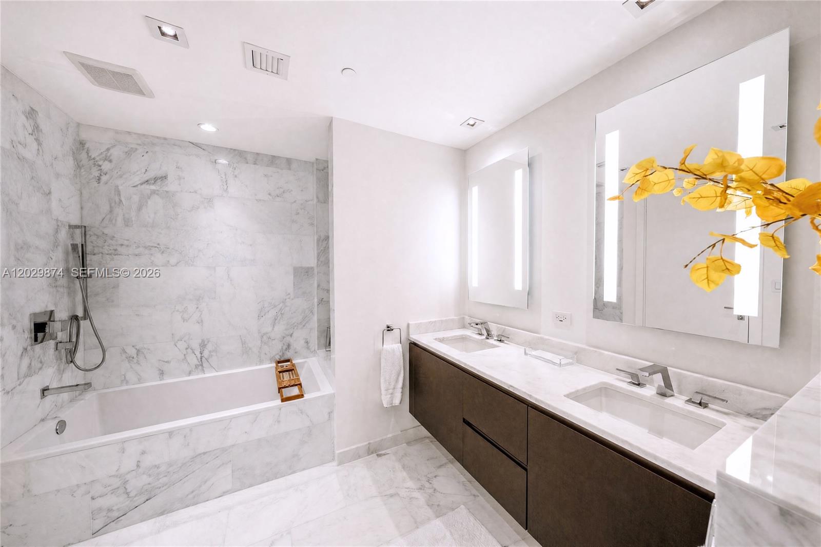 1451 Brickell Ave #2901 Miami, FL 33131