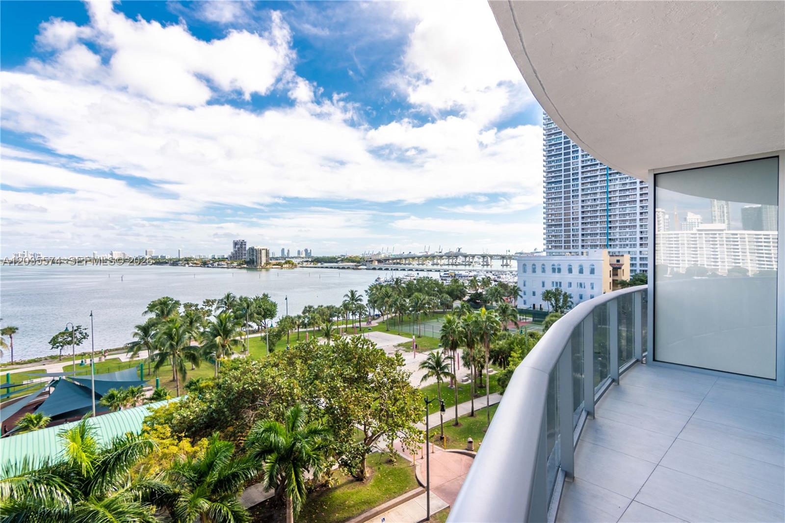 image Aria on the Bay34