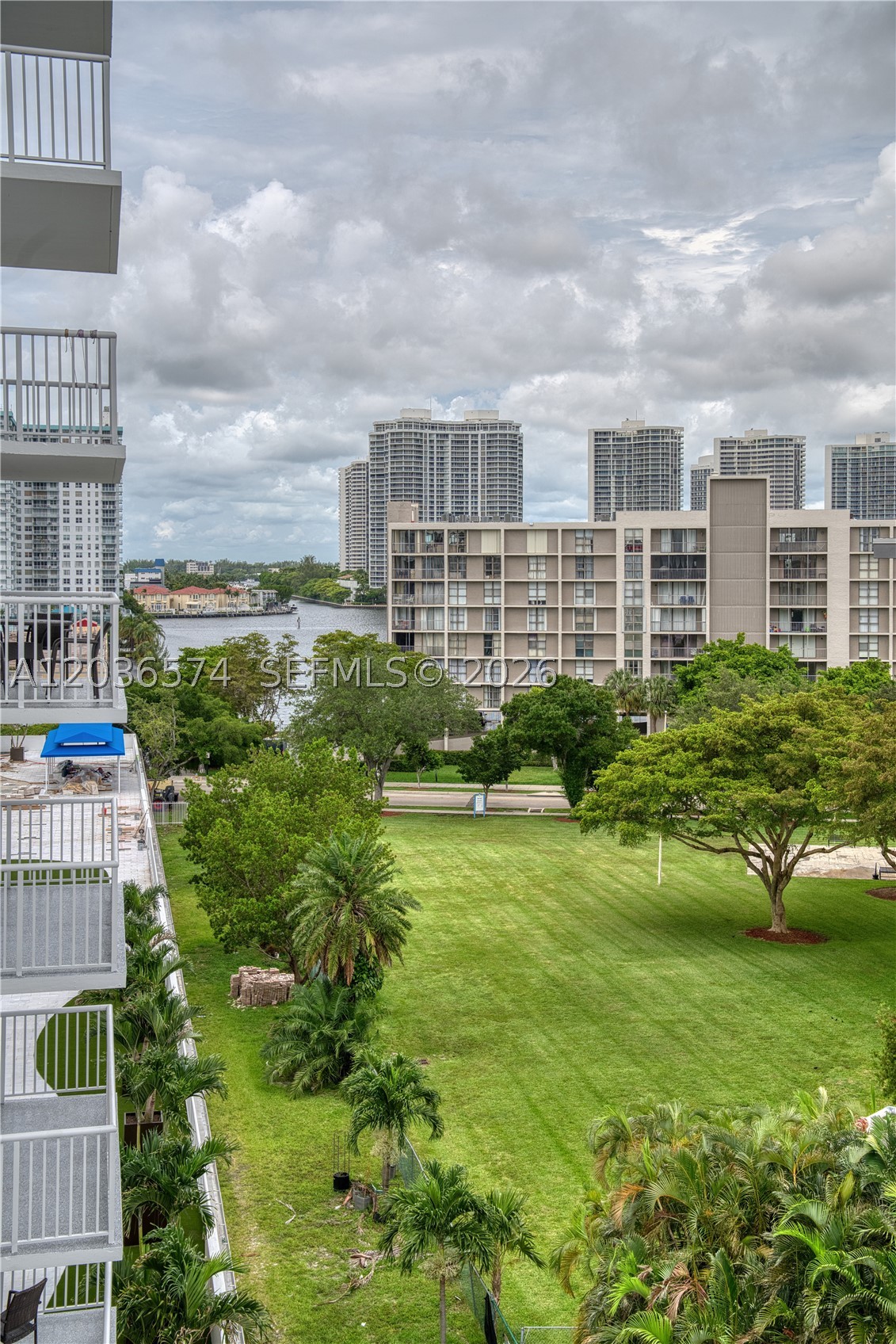 image Winston Towers 40045