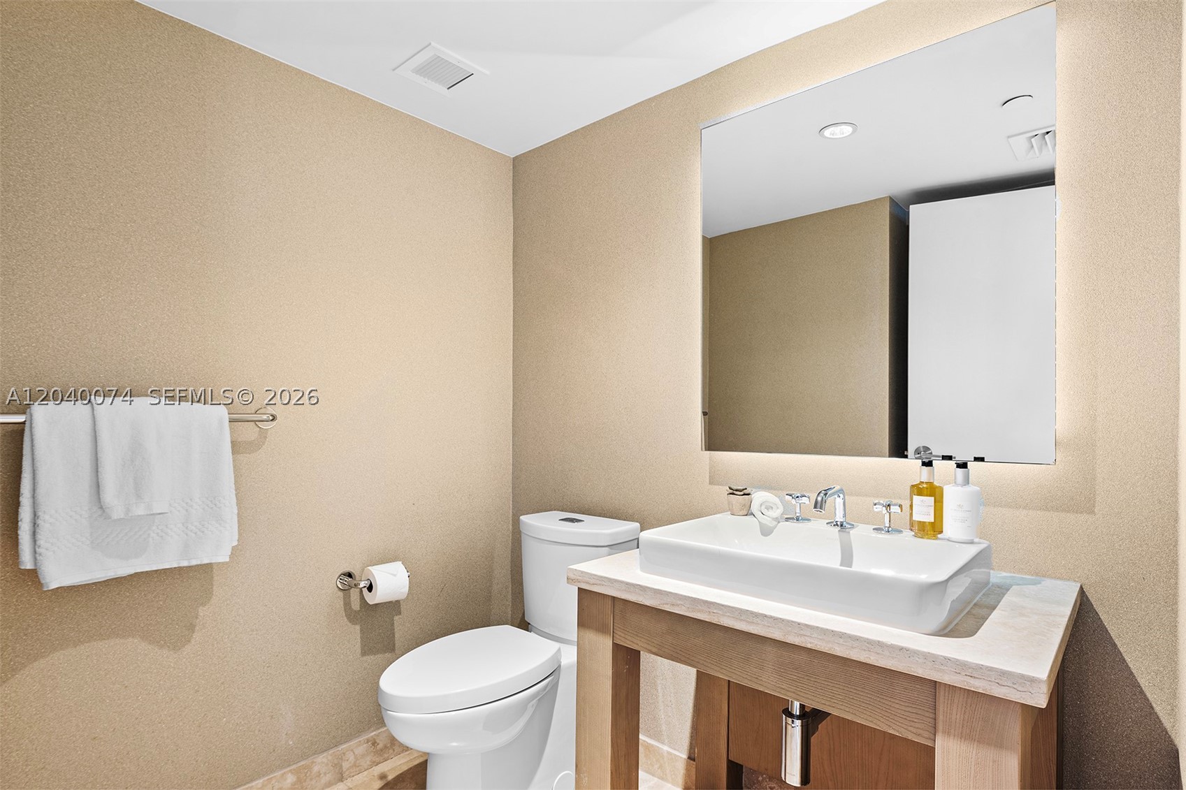 102 24th #1222 Miami Beach, FL 33139