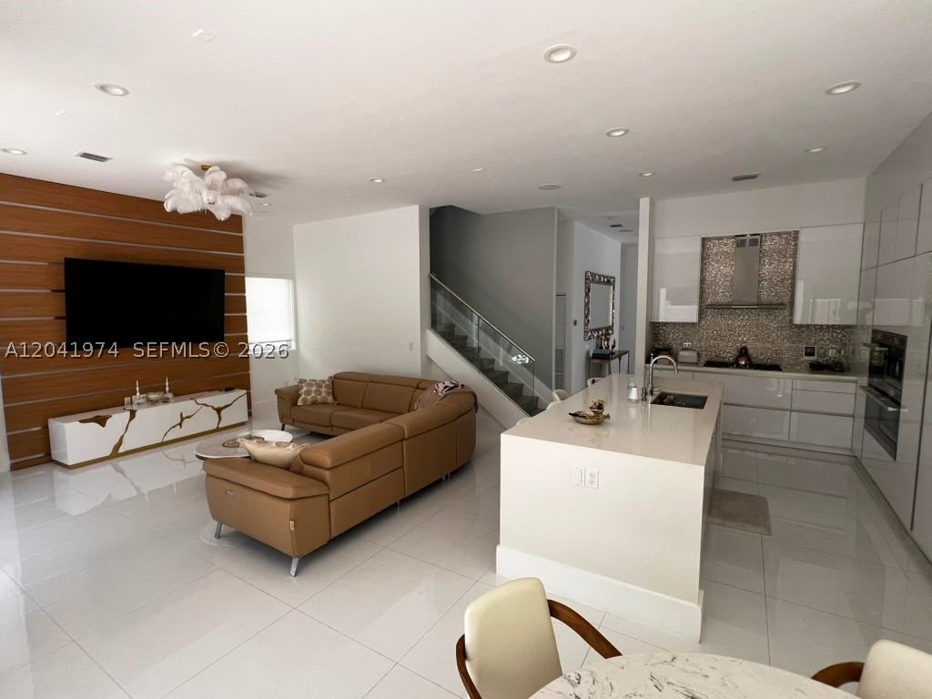 18975 Atlantic Blvd #18975 Sunny Isles Beach, FL 33160