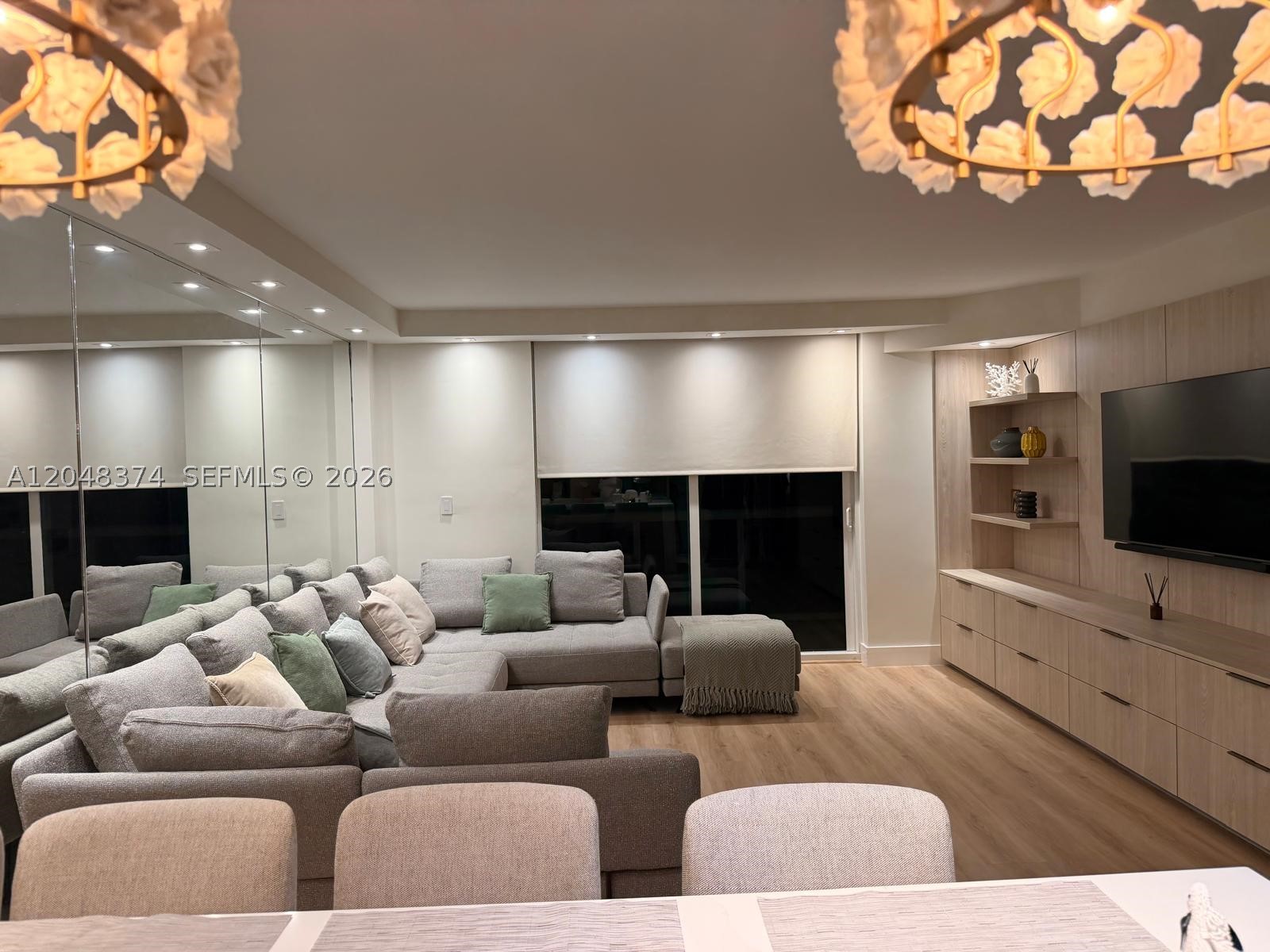10275 Collins Ave #333
