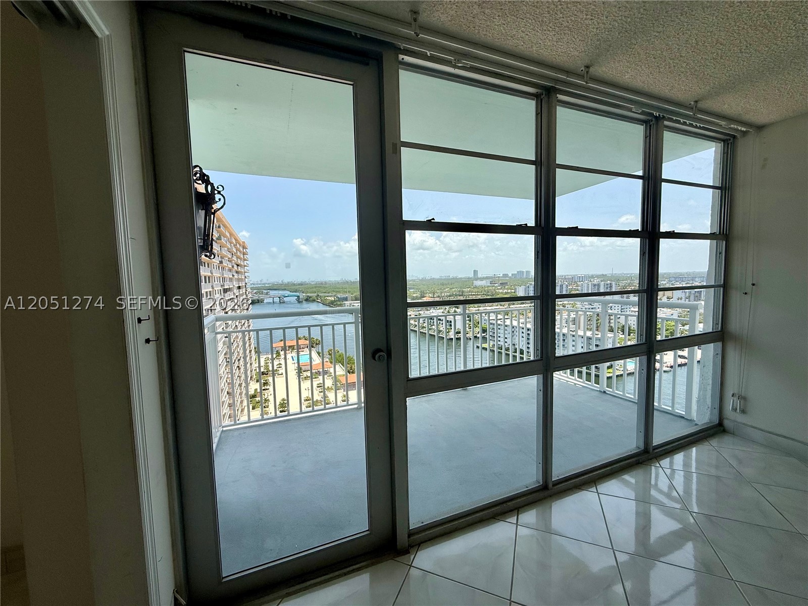 image Winston Towers 50011