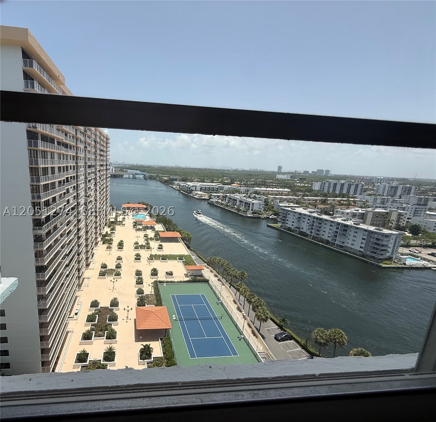 image Winston Towers 50015
