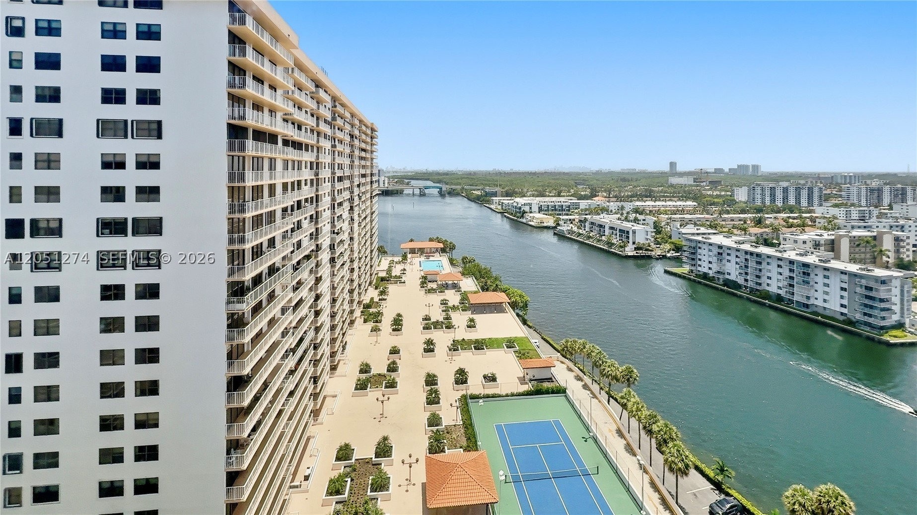 image Winston Towers 5006
