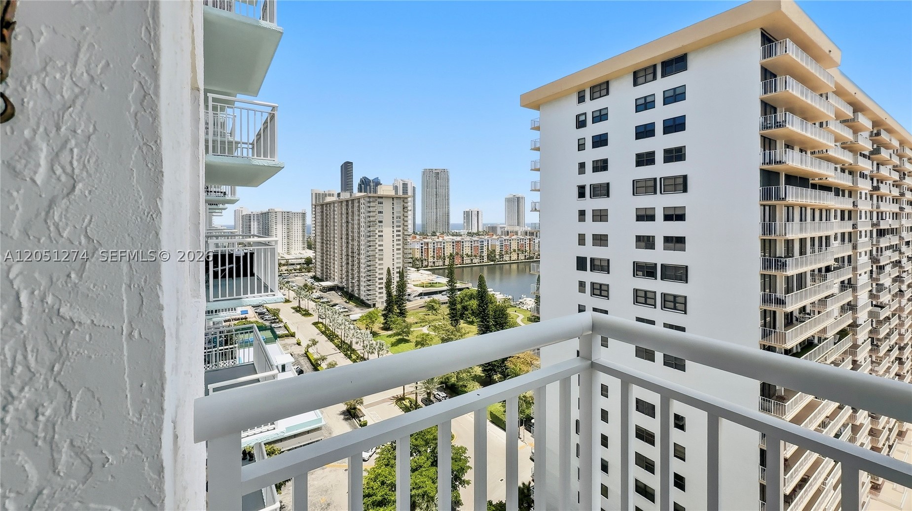 image Winston Towers 5008