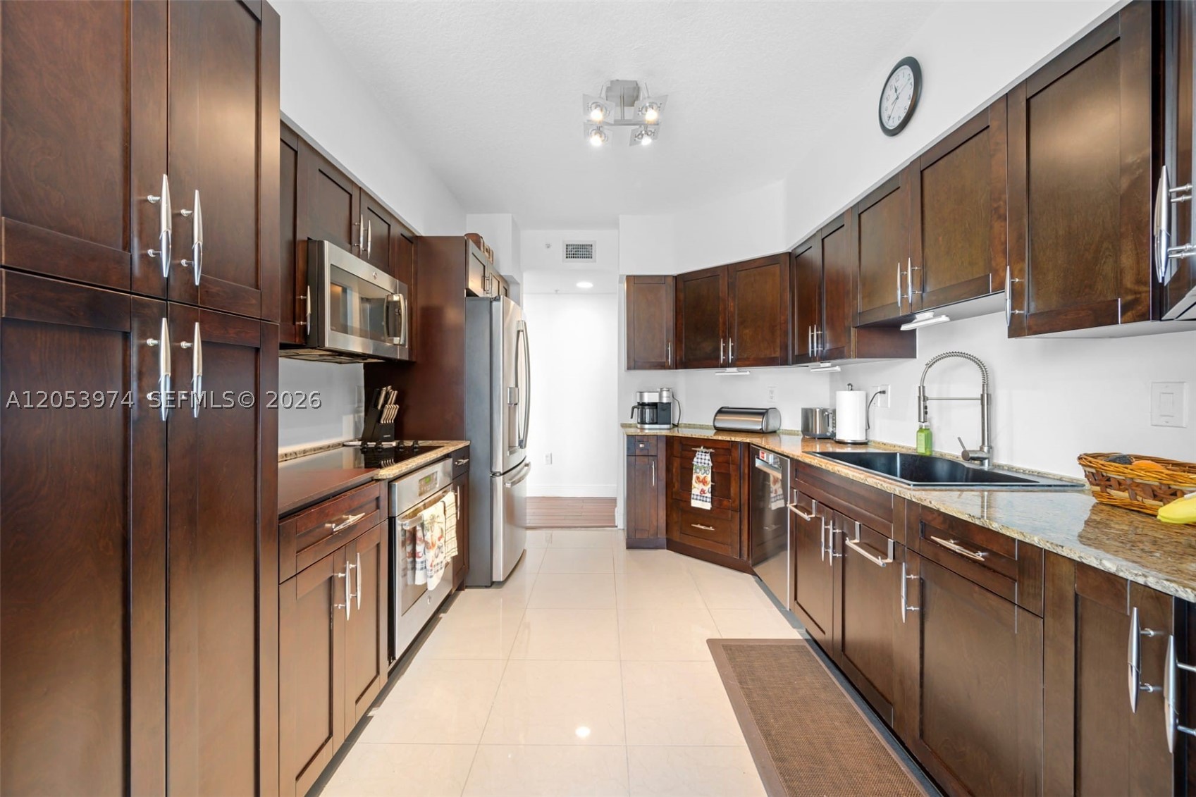 3370 Hidden Bay Dr #507 Aventura, FL 33180