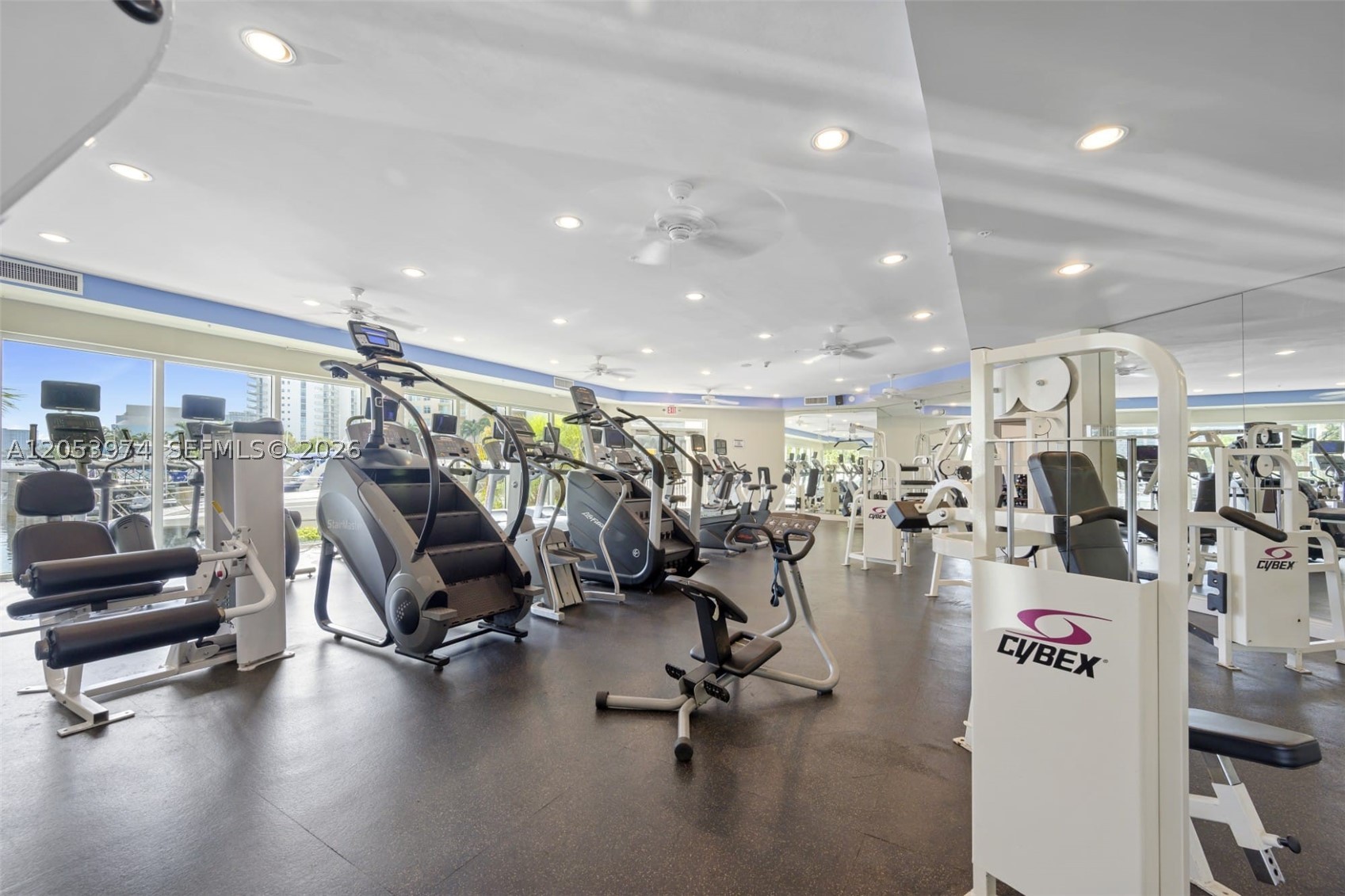 3370 Hidden Bay Dr #507 Aventura, FL 33180