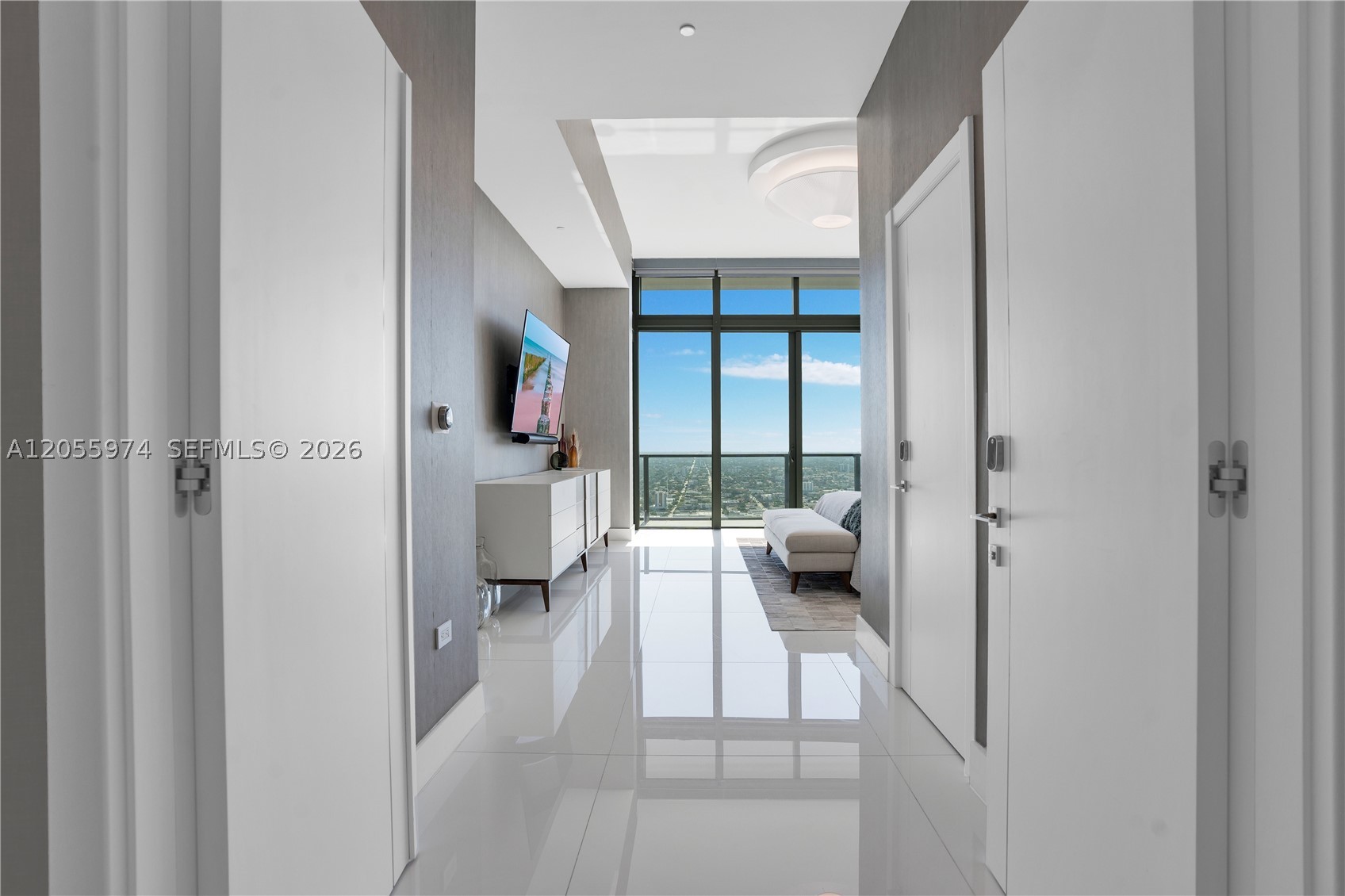88 SW 7th St #PH 4303 Miami, FL 33130